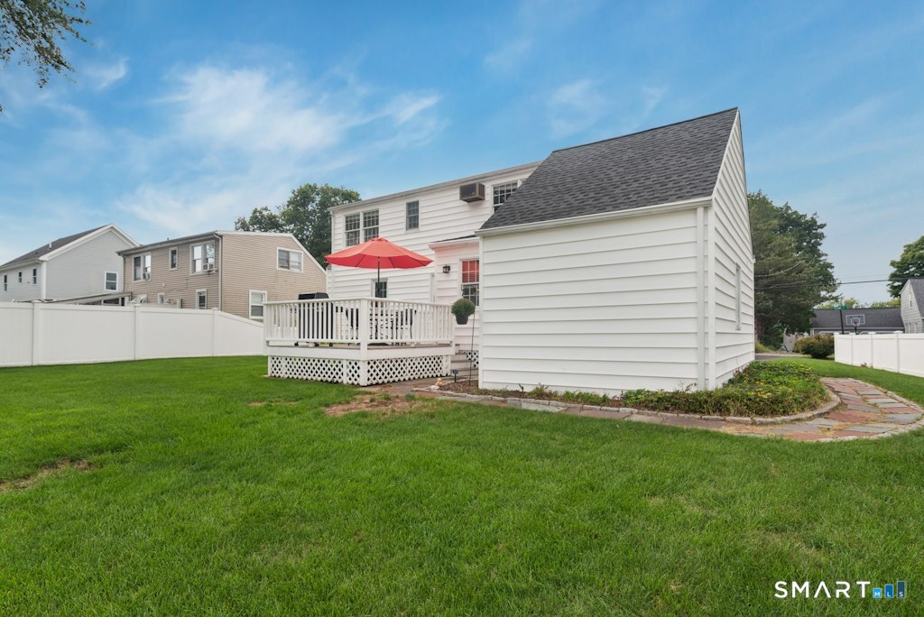 100 Flint Street Property Photo 19