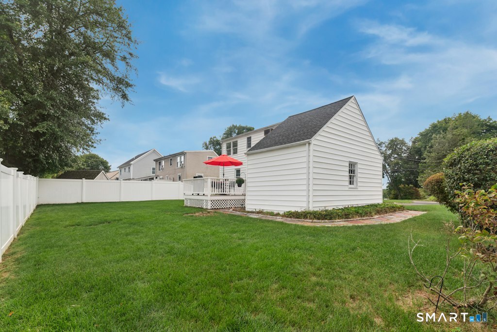 100 Flint Street Property Photo 20