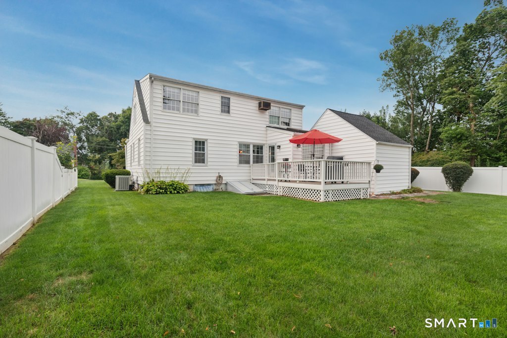 100 Flint Street Property Photo 21