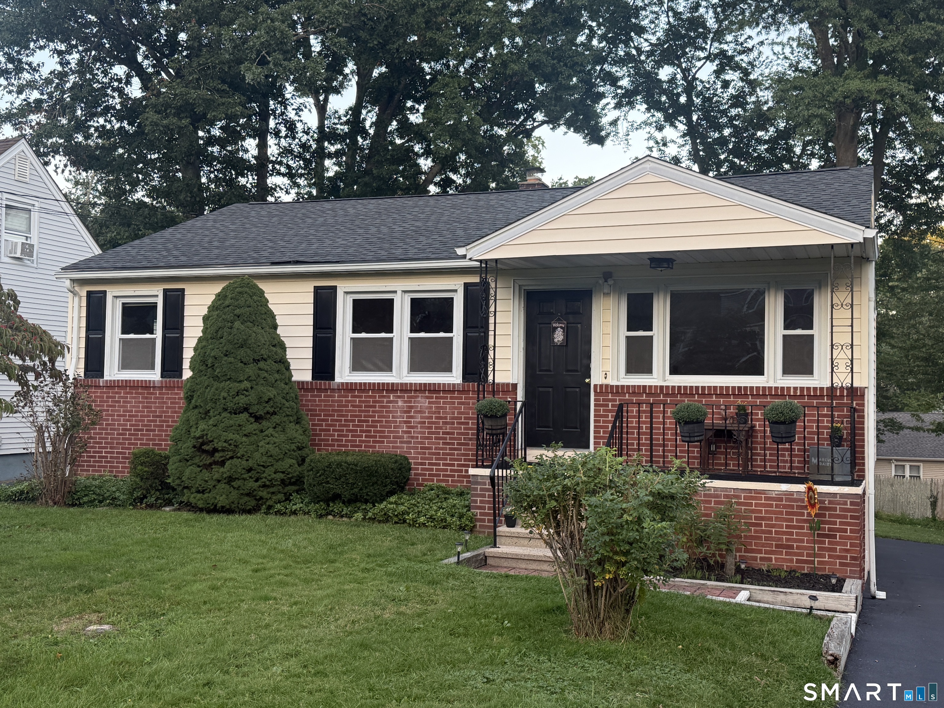 17 Honor Road Property Photo 1