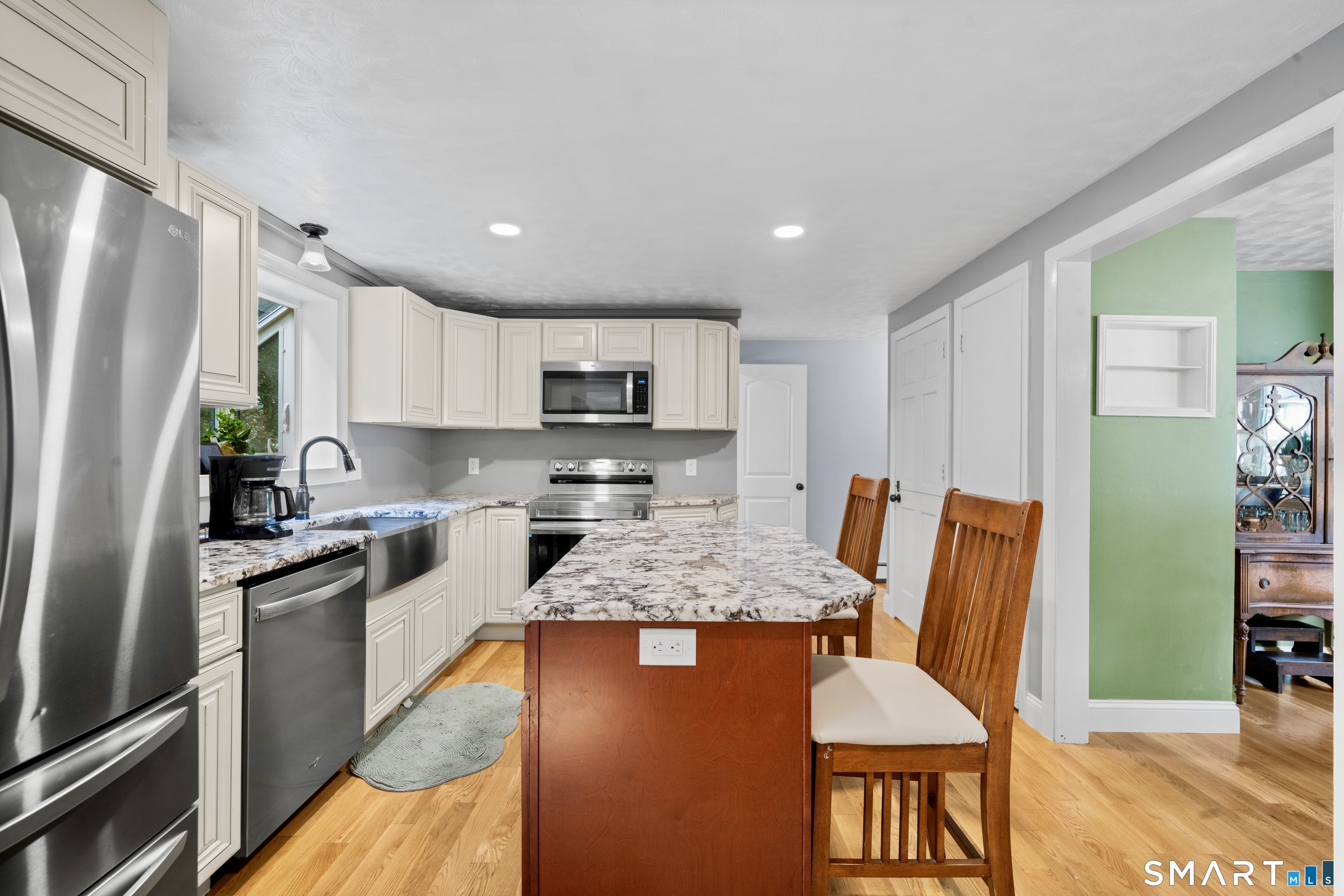 42 Oakwood Street Property Photo 5