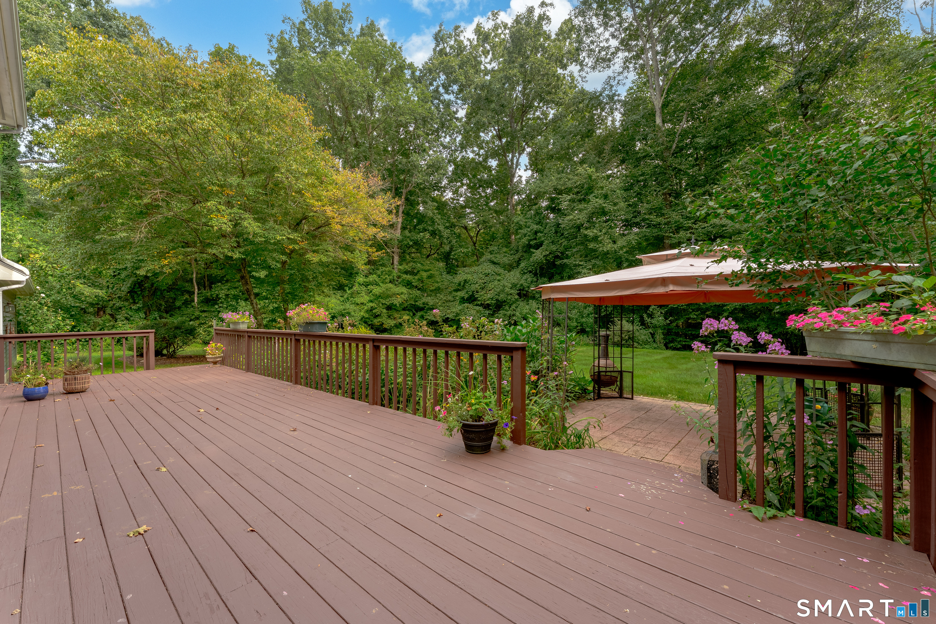 39 Deer Run Drive Property Photo 5