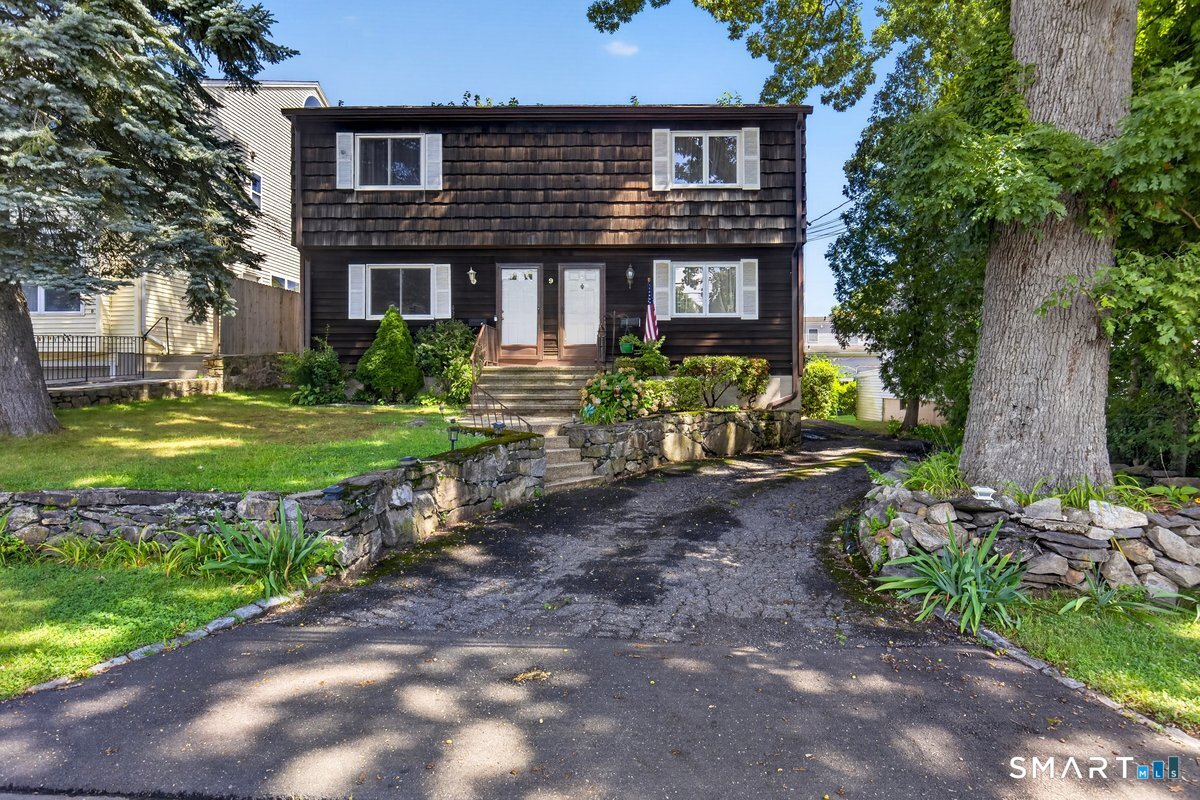 9 Edgewood A Street Property Photo 2