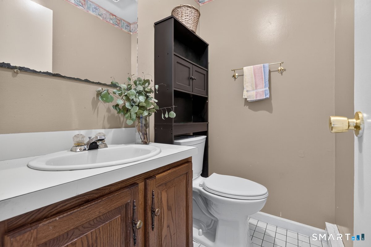 9 Edgewood A Street Property Photo 7