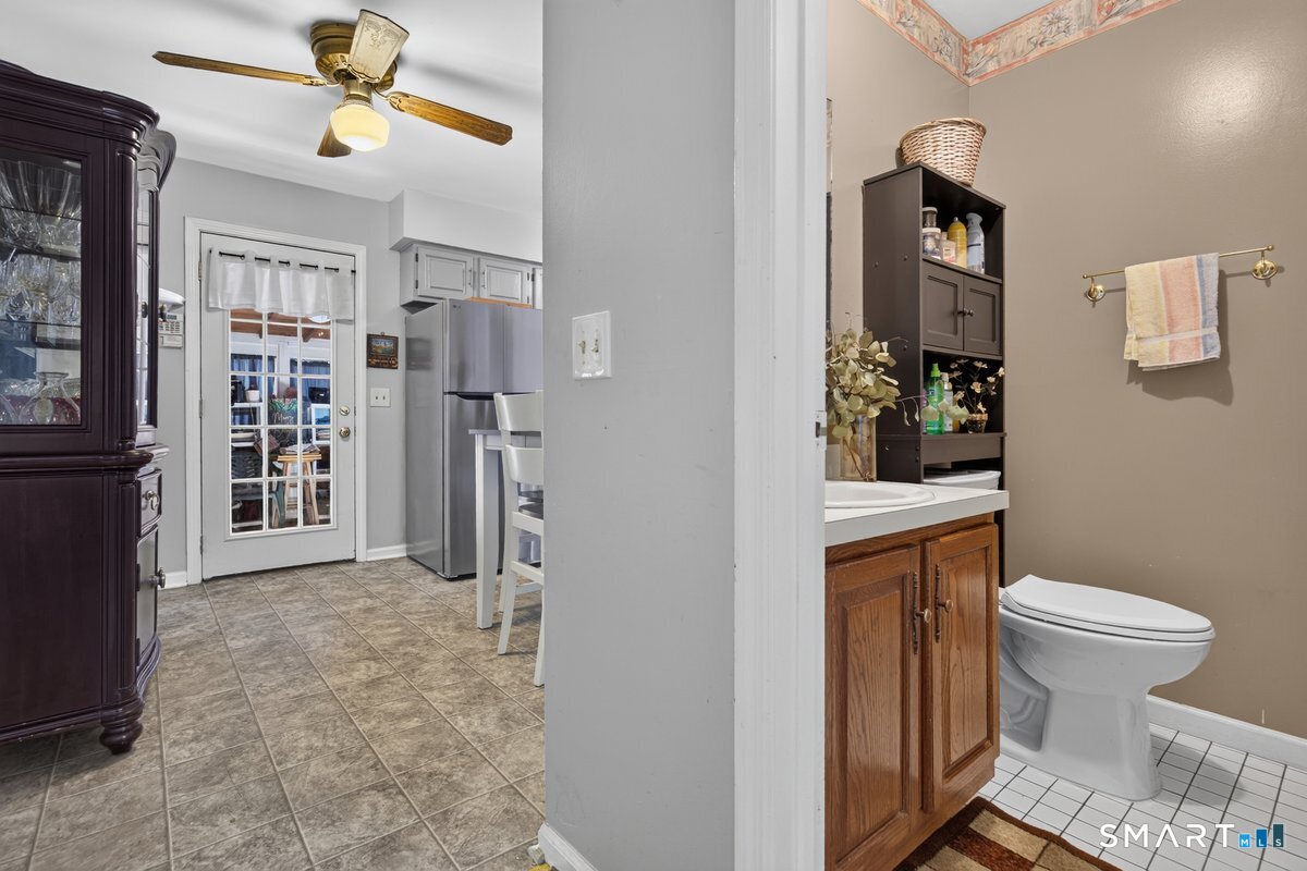 9 Edgewood A Street Property Photo 8