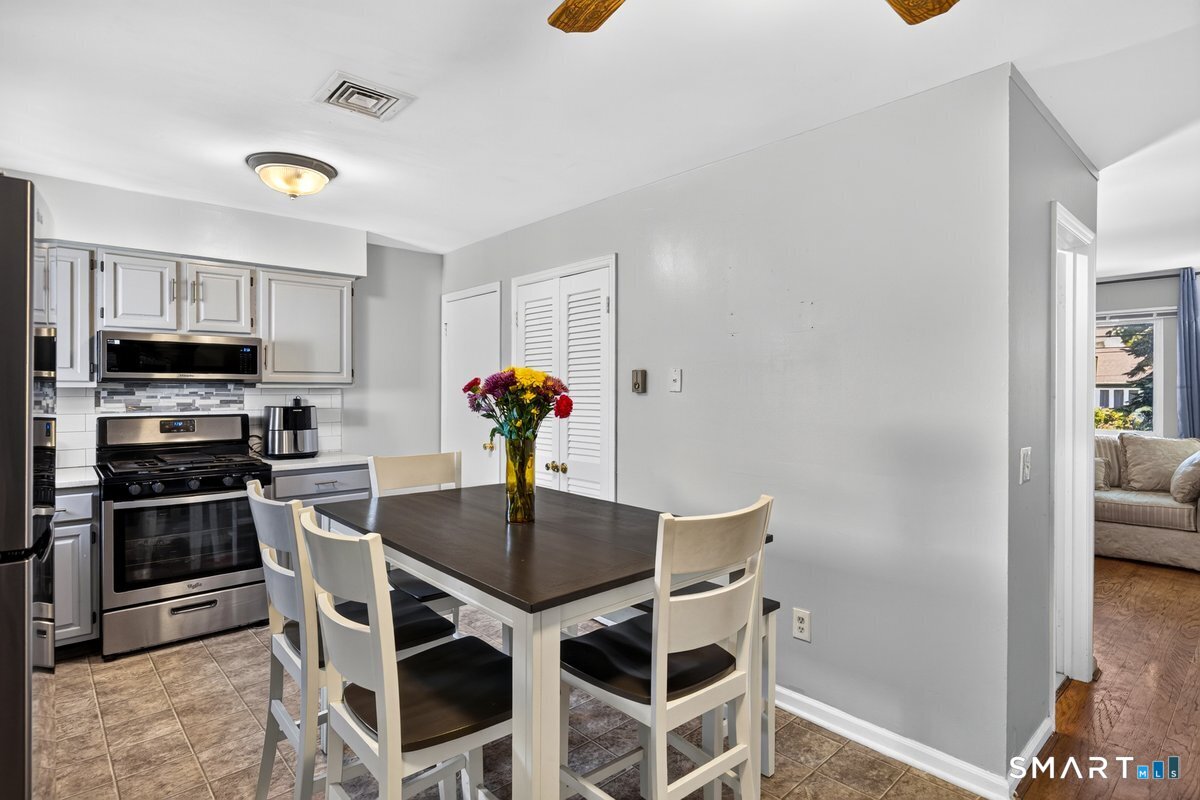 9 Edgewood A Street Property Photo 15