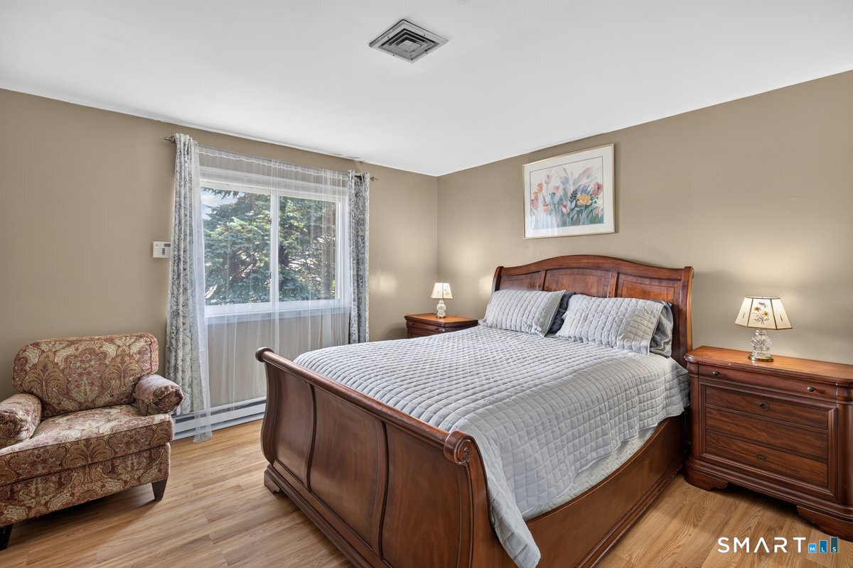 9 Edgewood A Street Property Photo 16