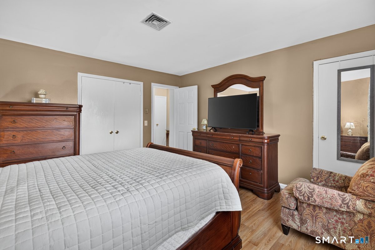 9 Edgewood A Street Property Photo 18