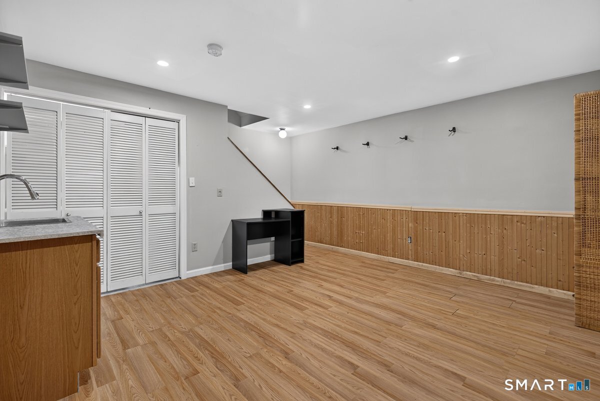 9 Edgewood A Street Property Photo 25