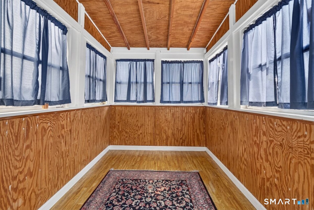 9 Edgewood A Street Property Photo 34
