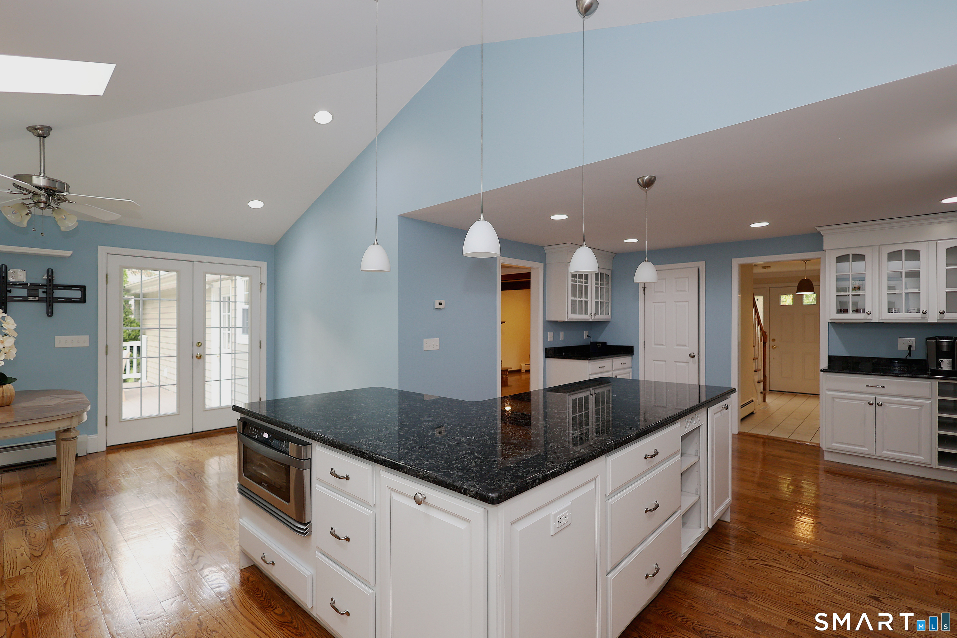 24204863 Property Photo 5