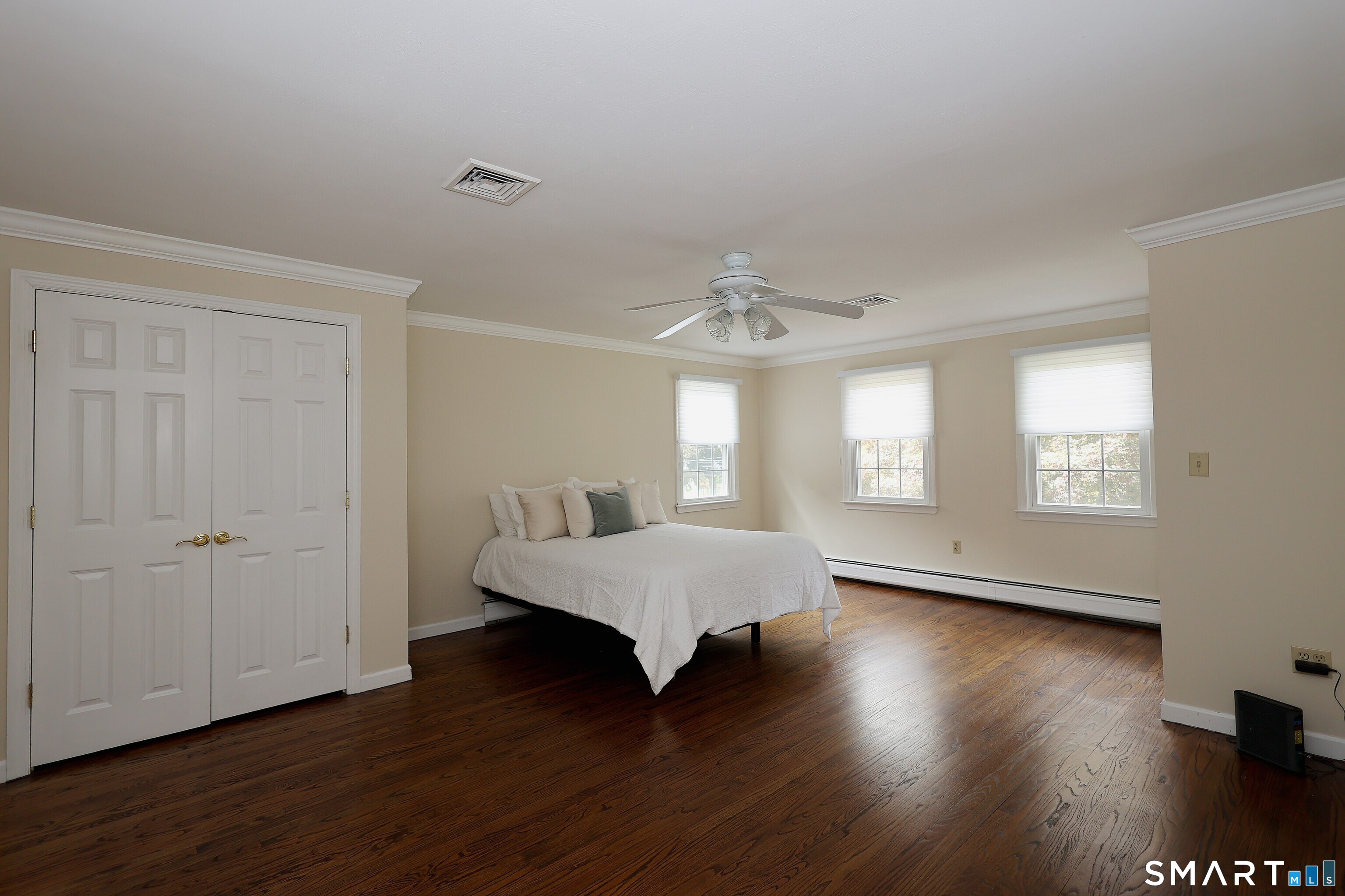 24204863 Property Photo 15