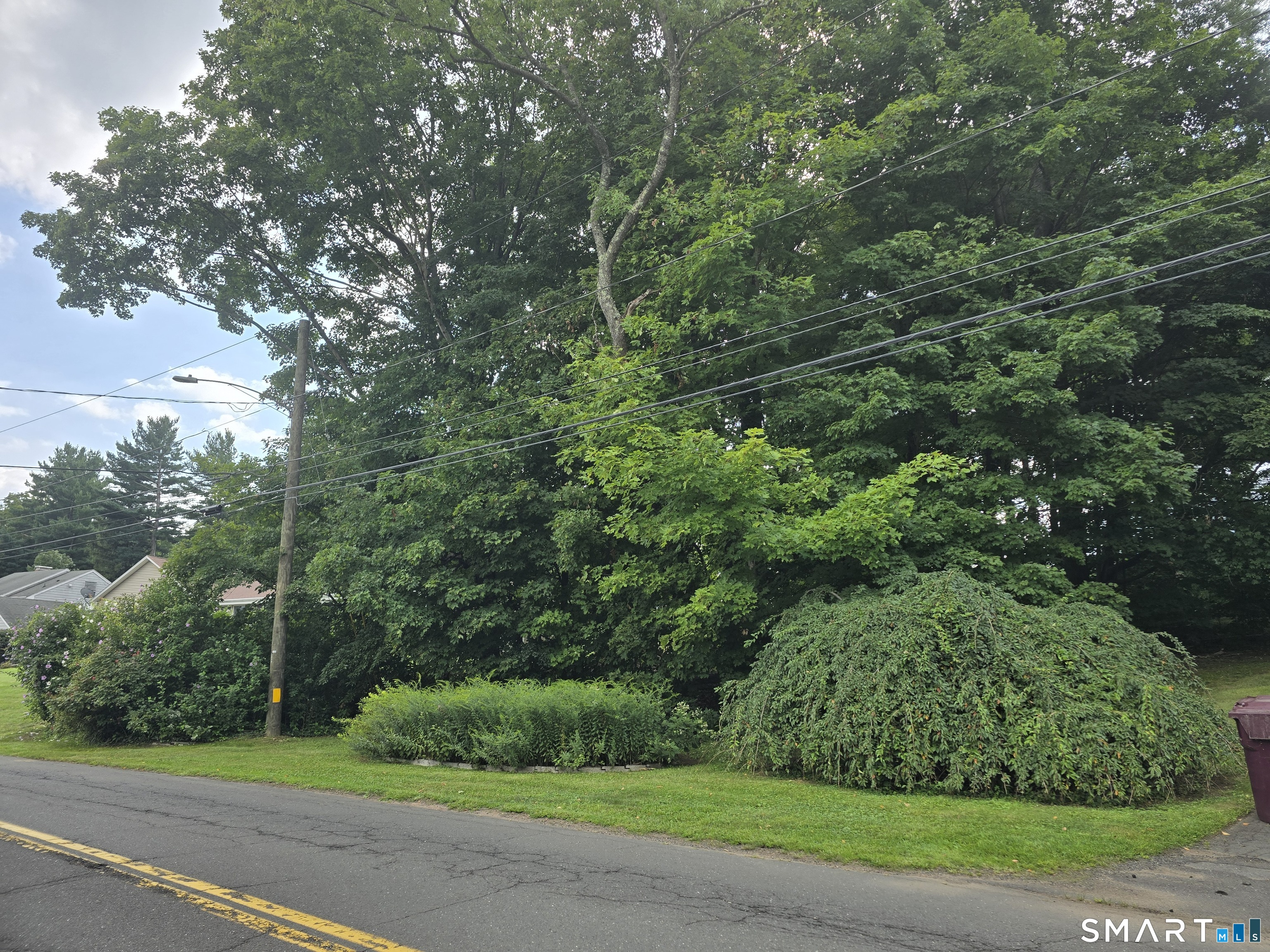 9066 Woodpond Road Property Photo 2
