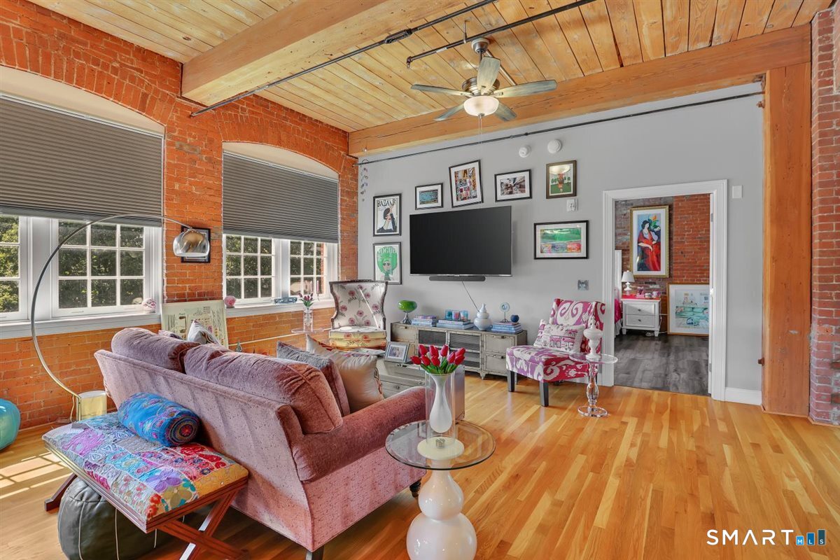 10 Main 211 Street Property Photo 1