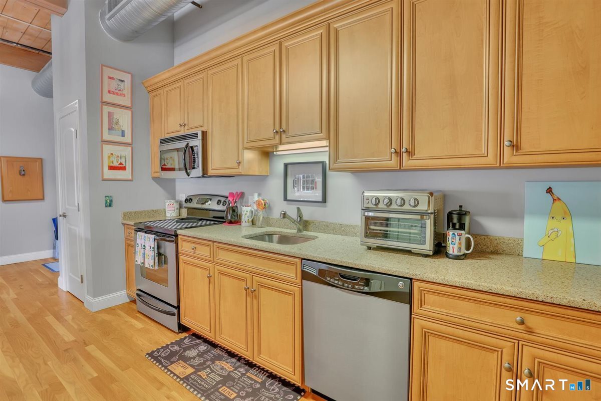 10 Main 211 Street Property Photo 10