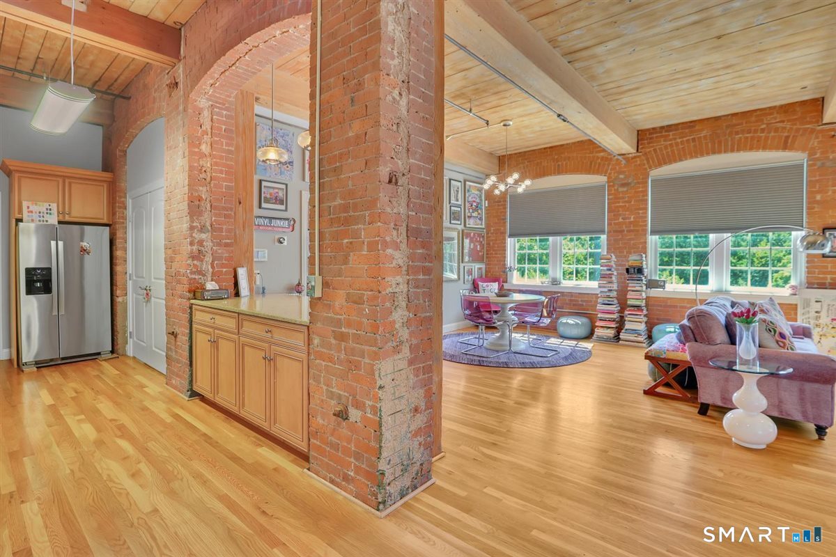 10 Main 211 Street Property Photo 12