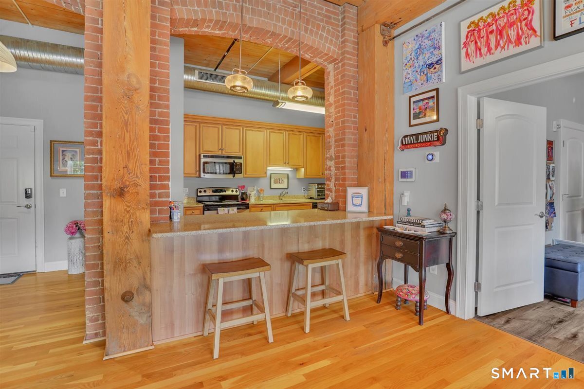 10 Main 211 Street Property Photo 14