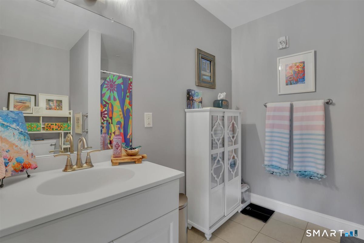 10 Main 211 Street Property Photo 18