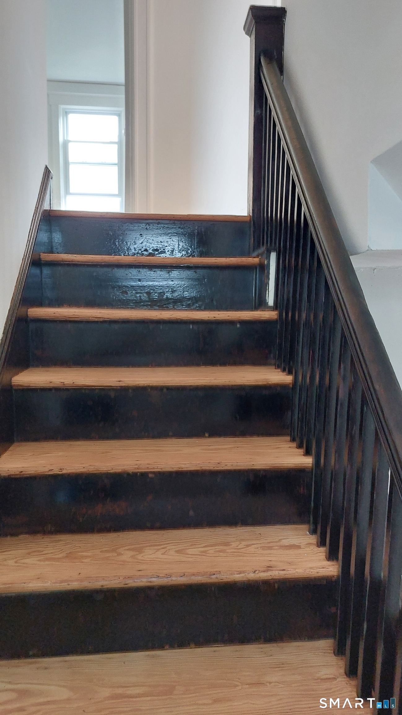 136 Mead Avenue Property Photo 8