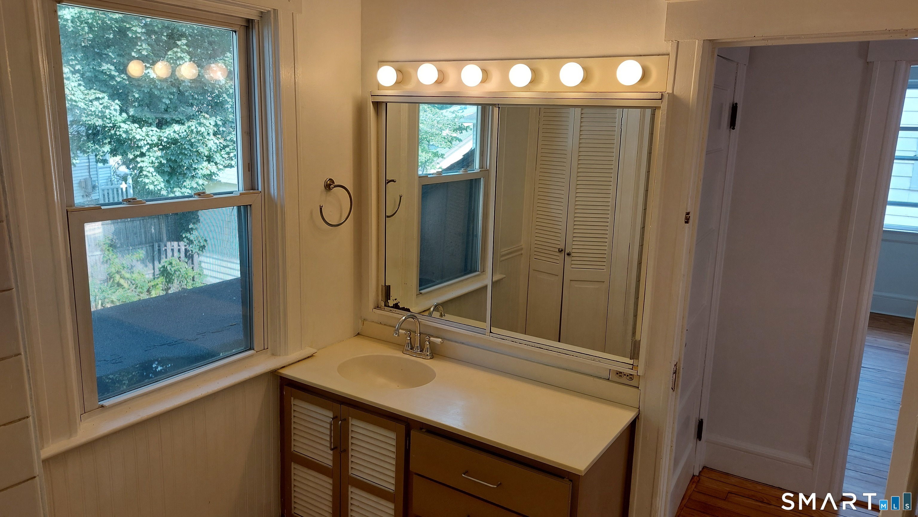 136 Mead Avenue Property Photo 11