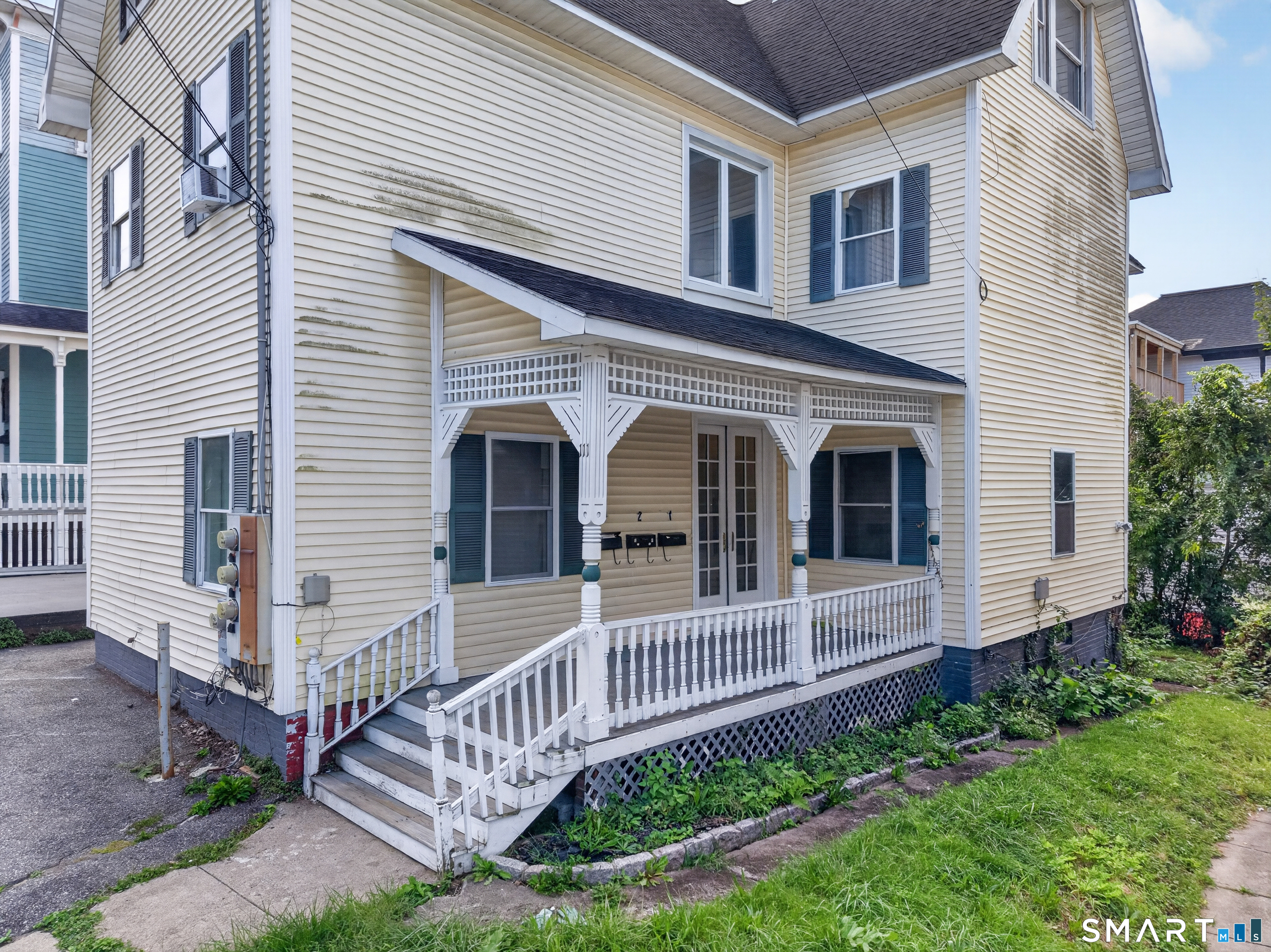 111 Laurel Hill Avenue Property Photo 3