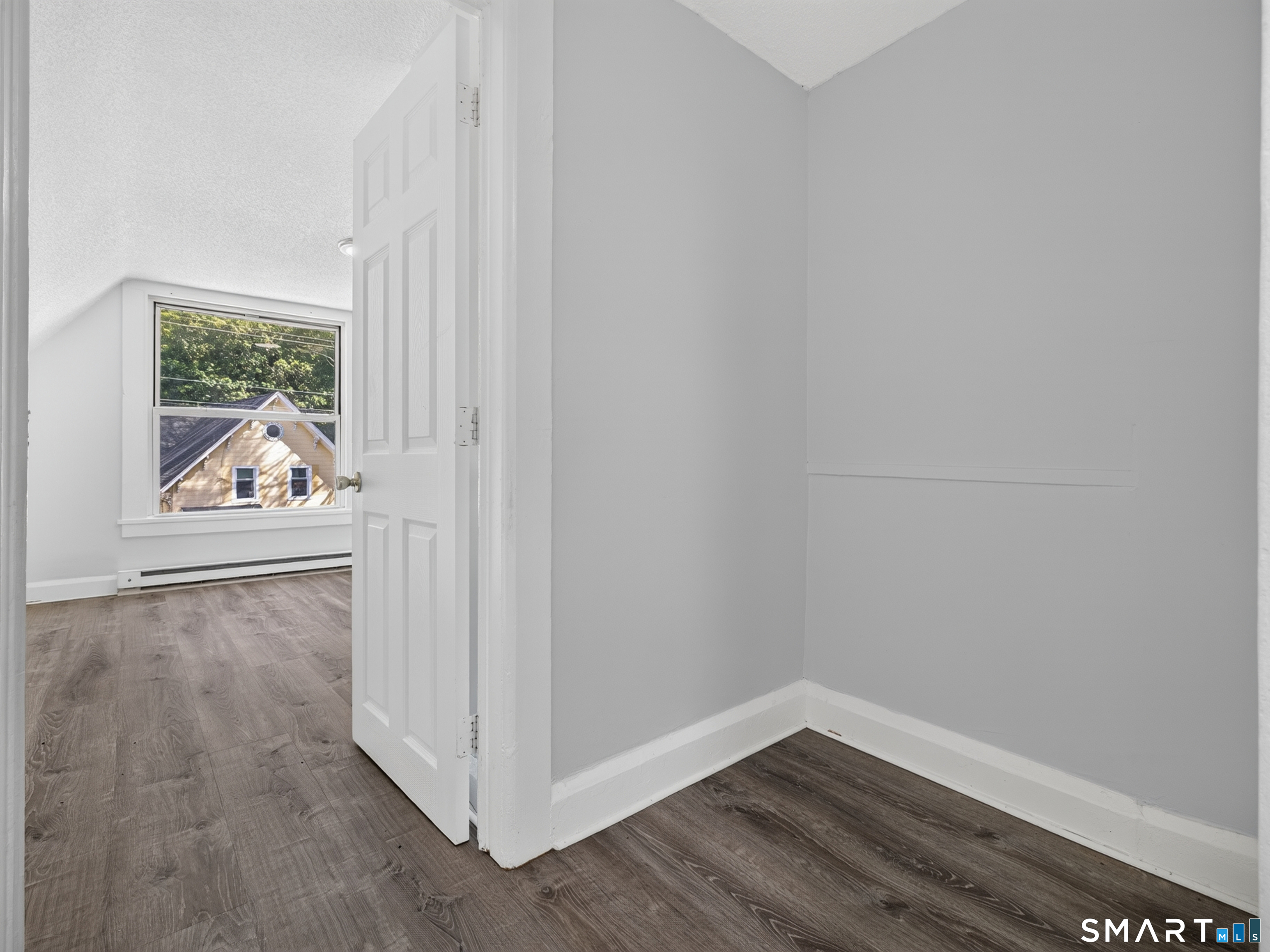 111 Laurel Hill Avenue Property Photo 10