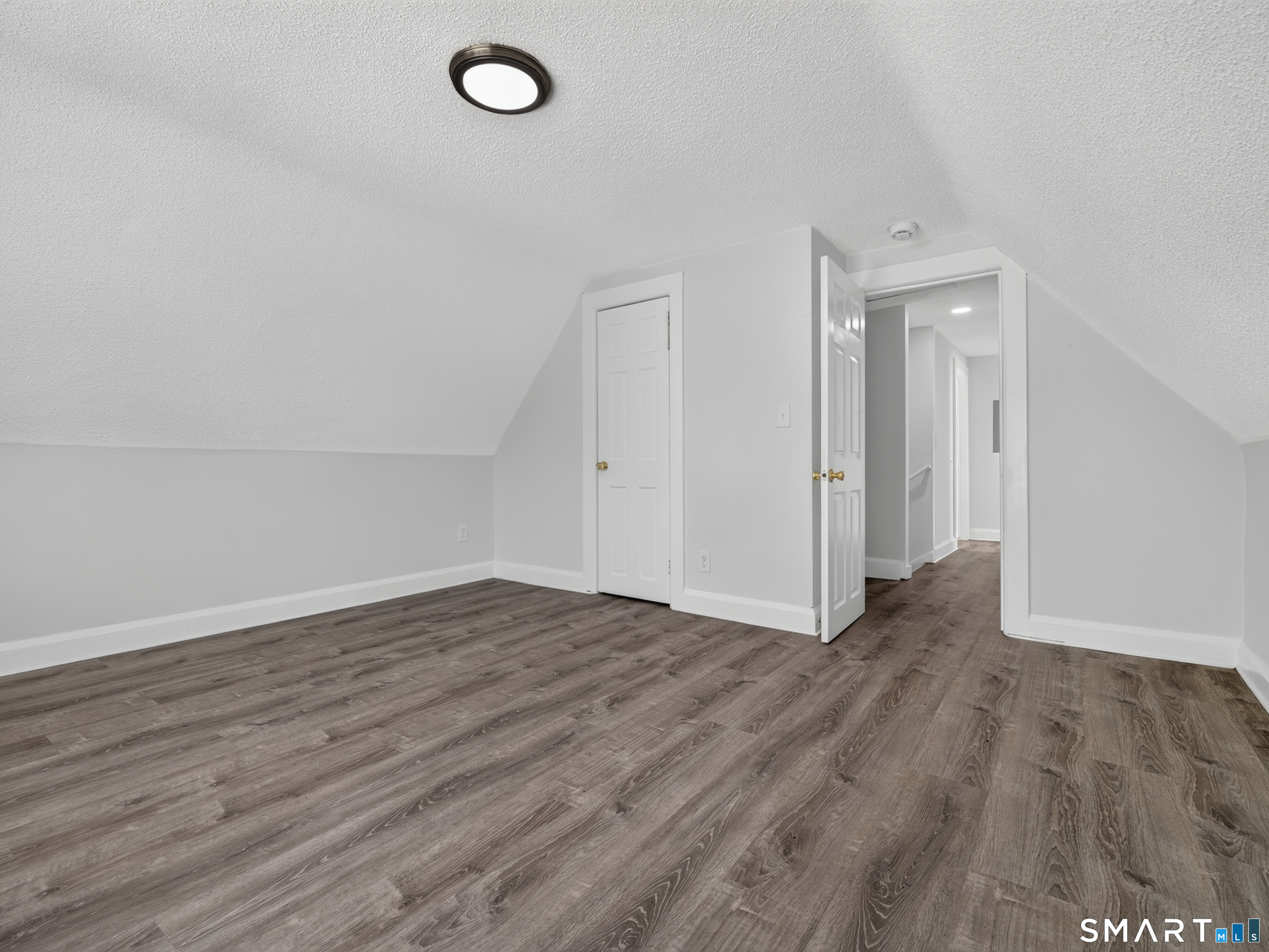 111 Laurel Hill Avenue Property Photo 11