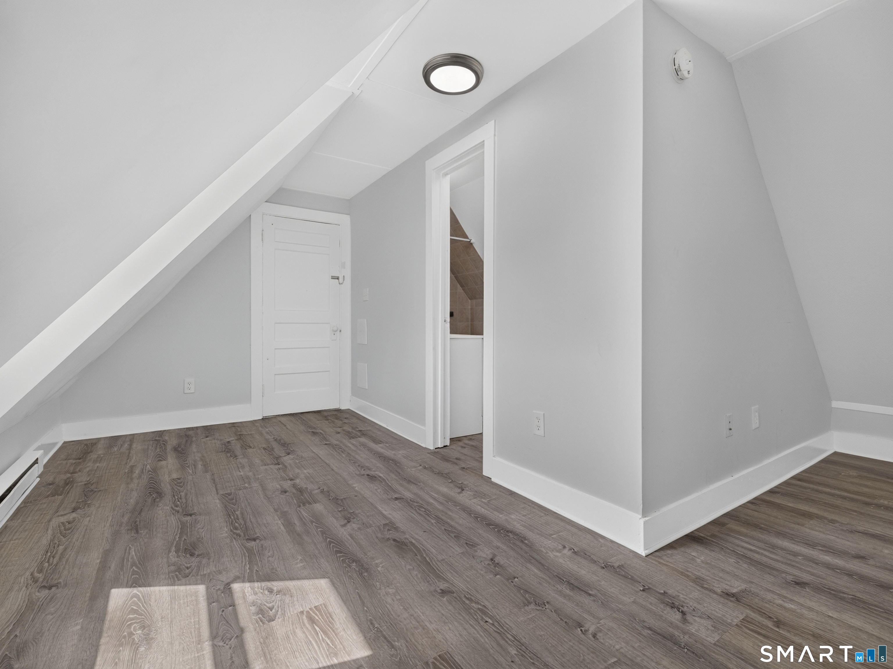 111 Laurel Hill Avenue Property Photo 14