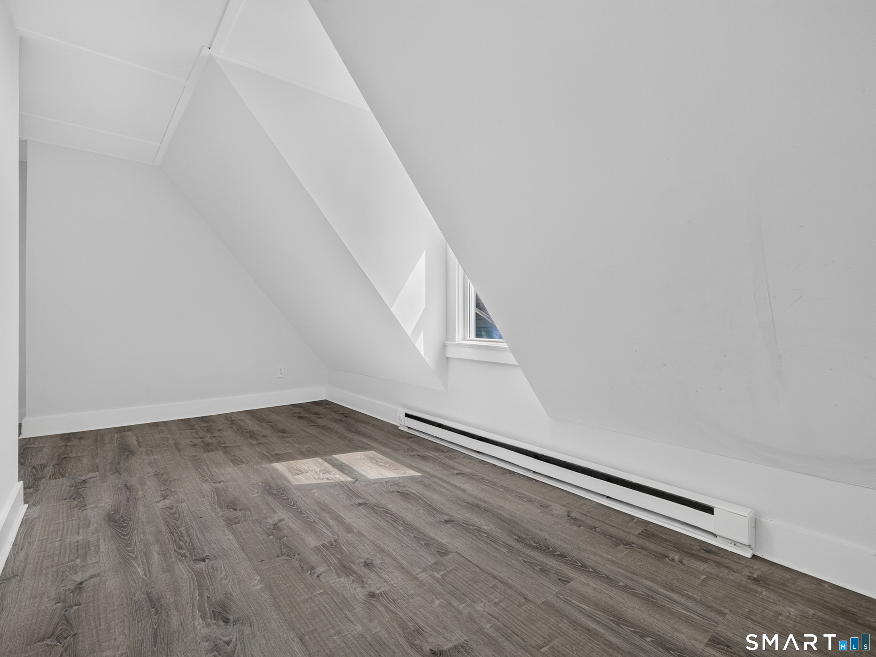 111 Laurel Hill Avenue Property Photo 15