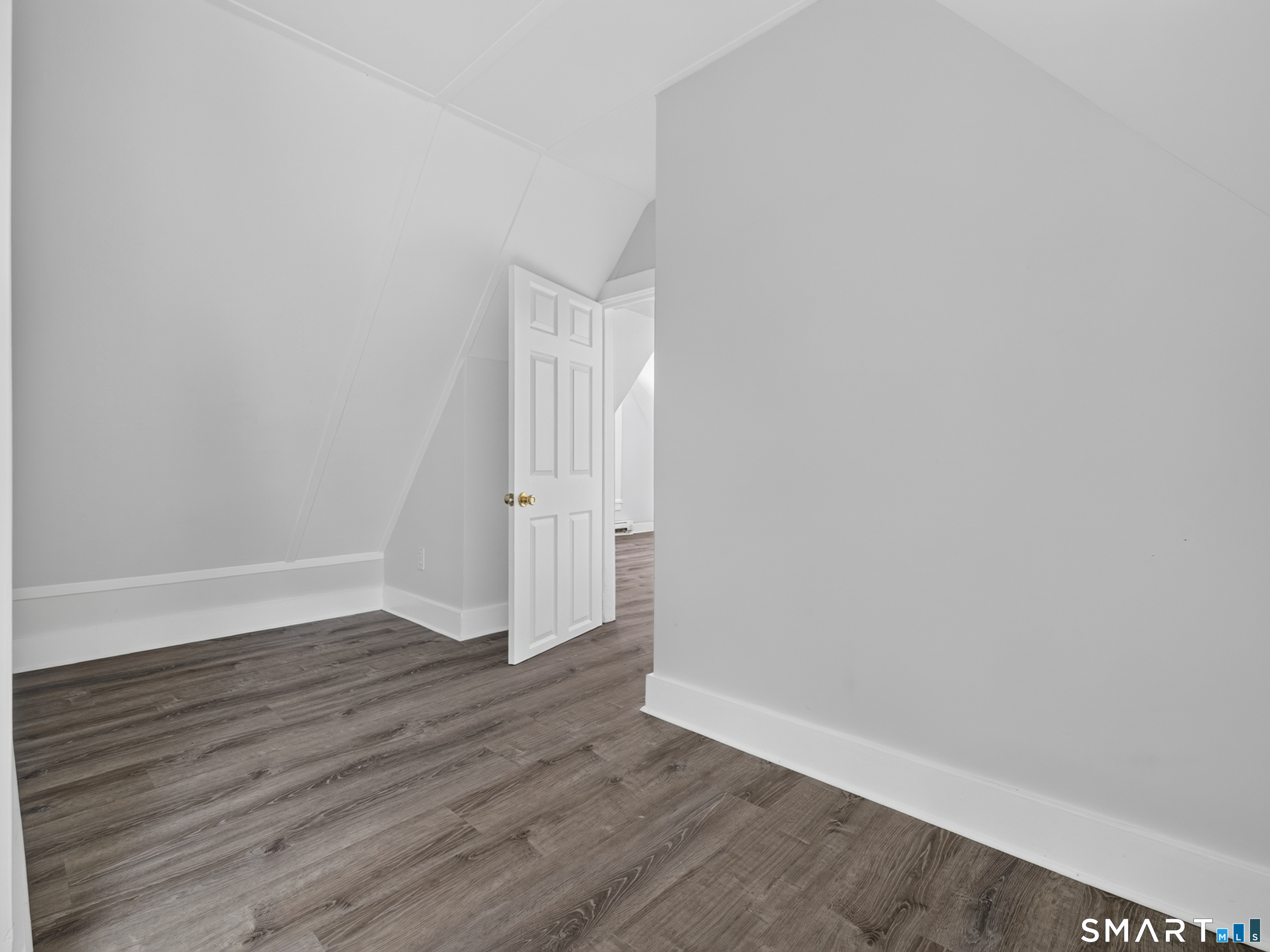 111 Laurel Hill Avenue Property Photo 17