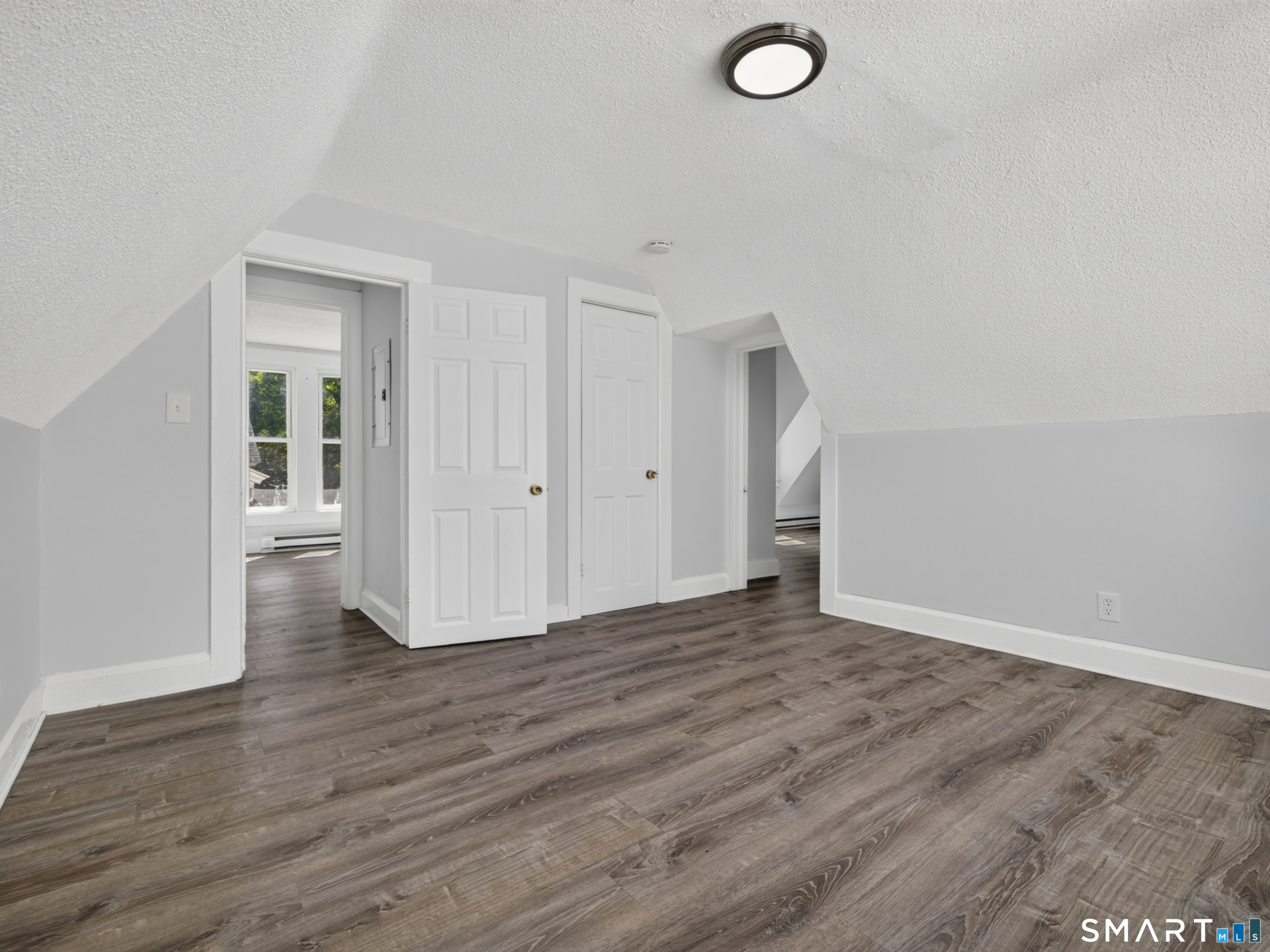 111 Laurel Hill Avenue Property Photo 18