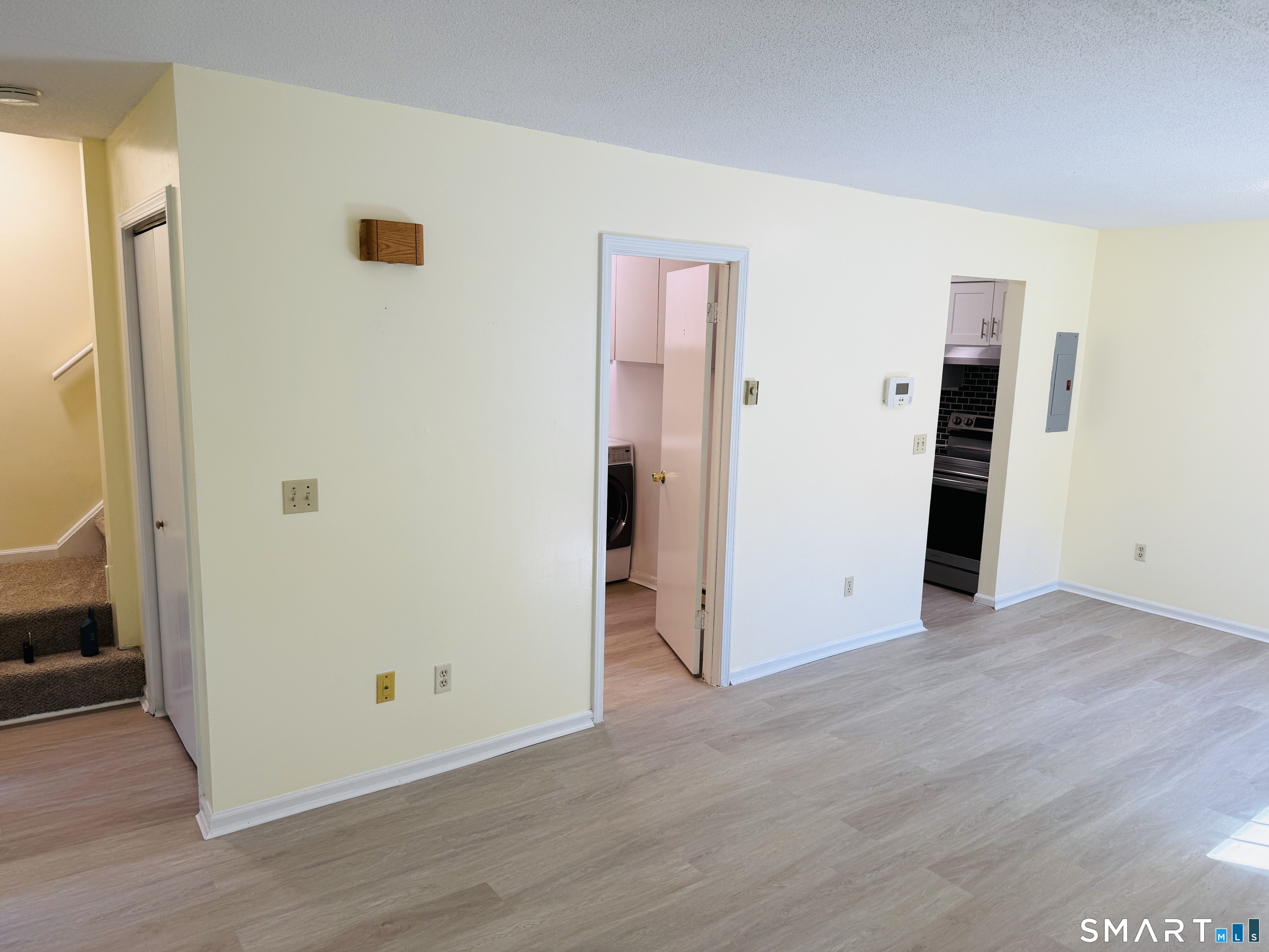 64 Deerwood 2 Lane Property Photo 4