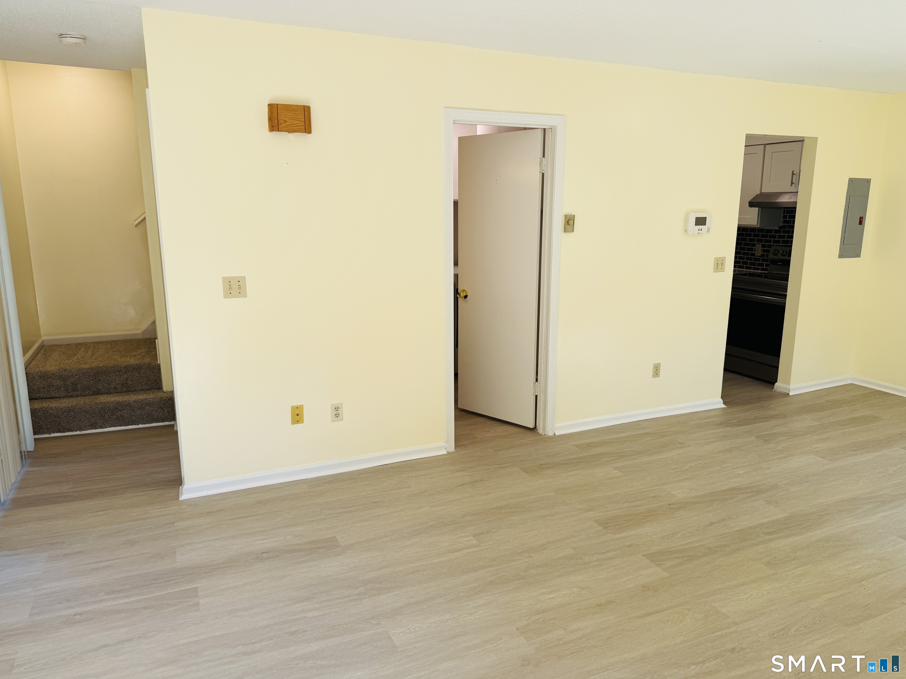 64 Deerwood 2 Lane Property Photo 7