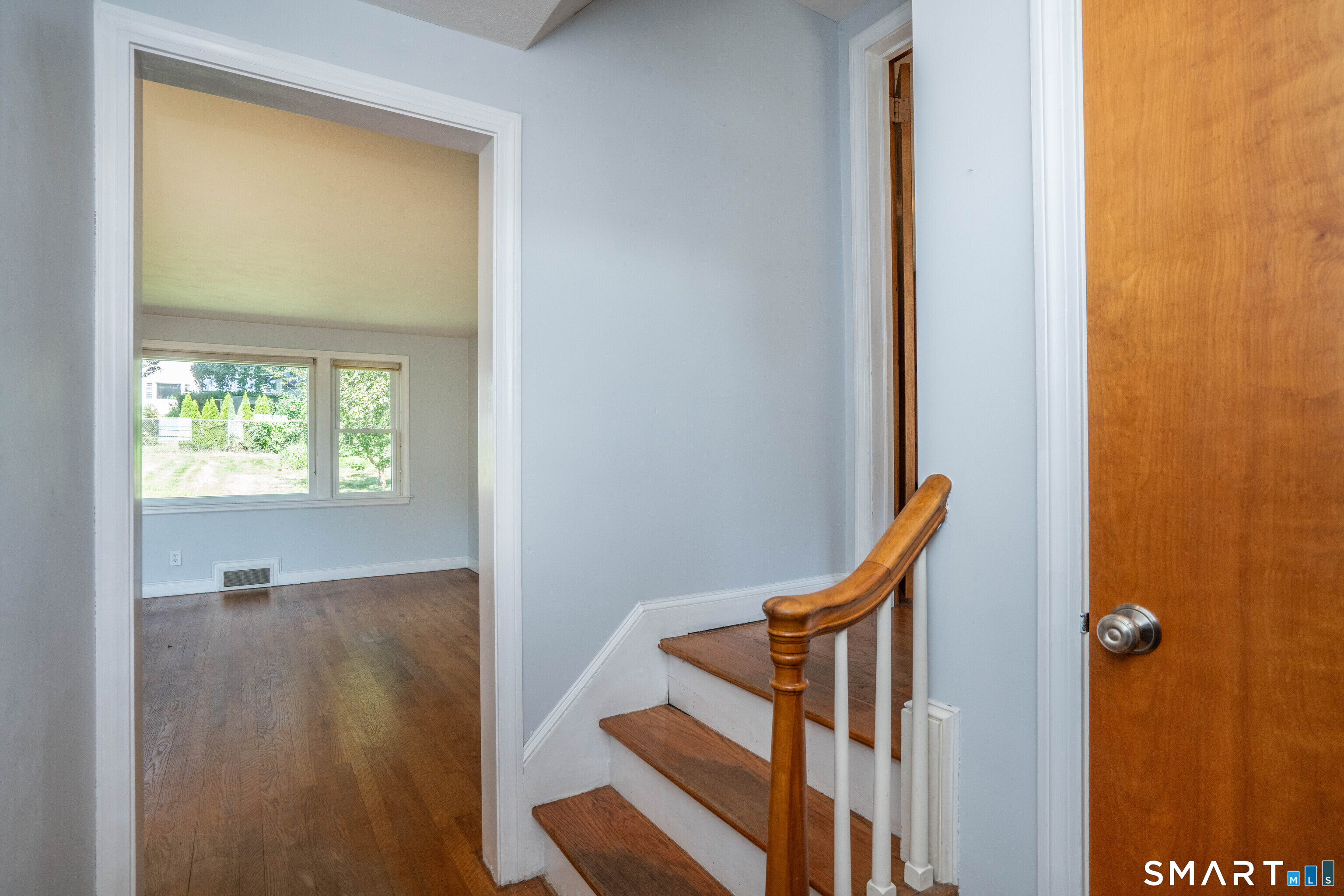 523 Main South Street Property Photo 4