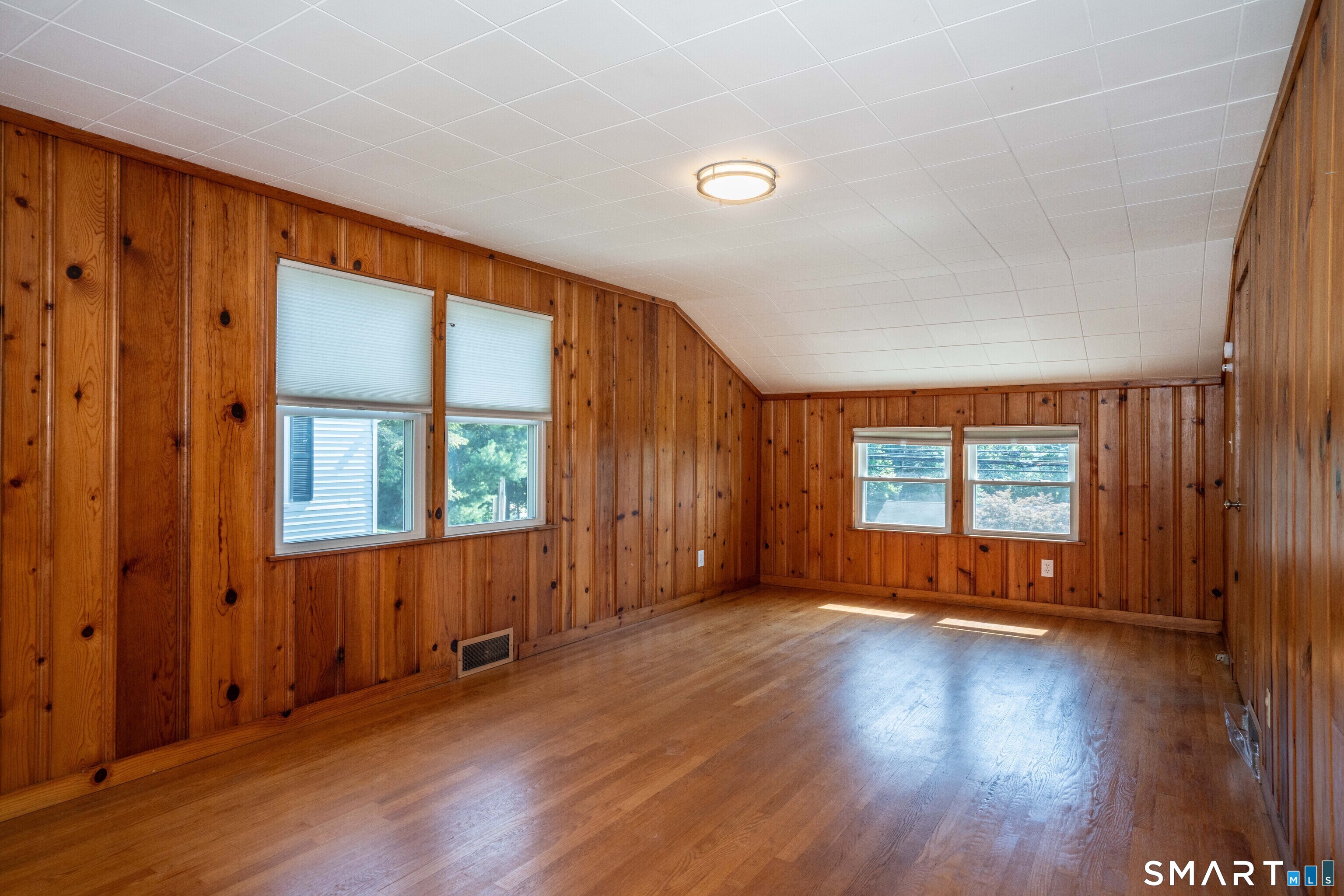 523 Main South Street Property Photo 6