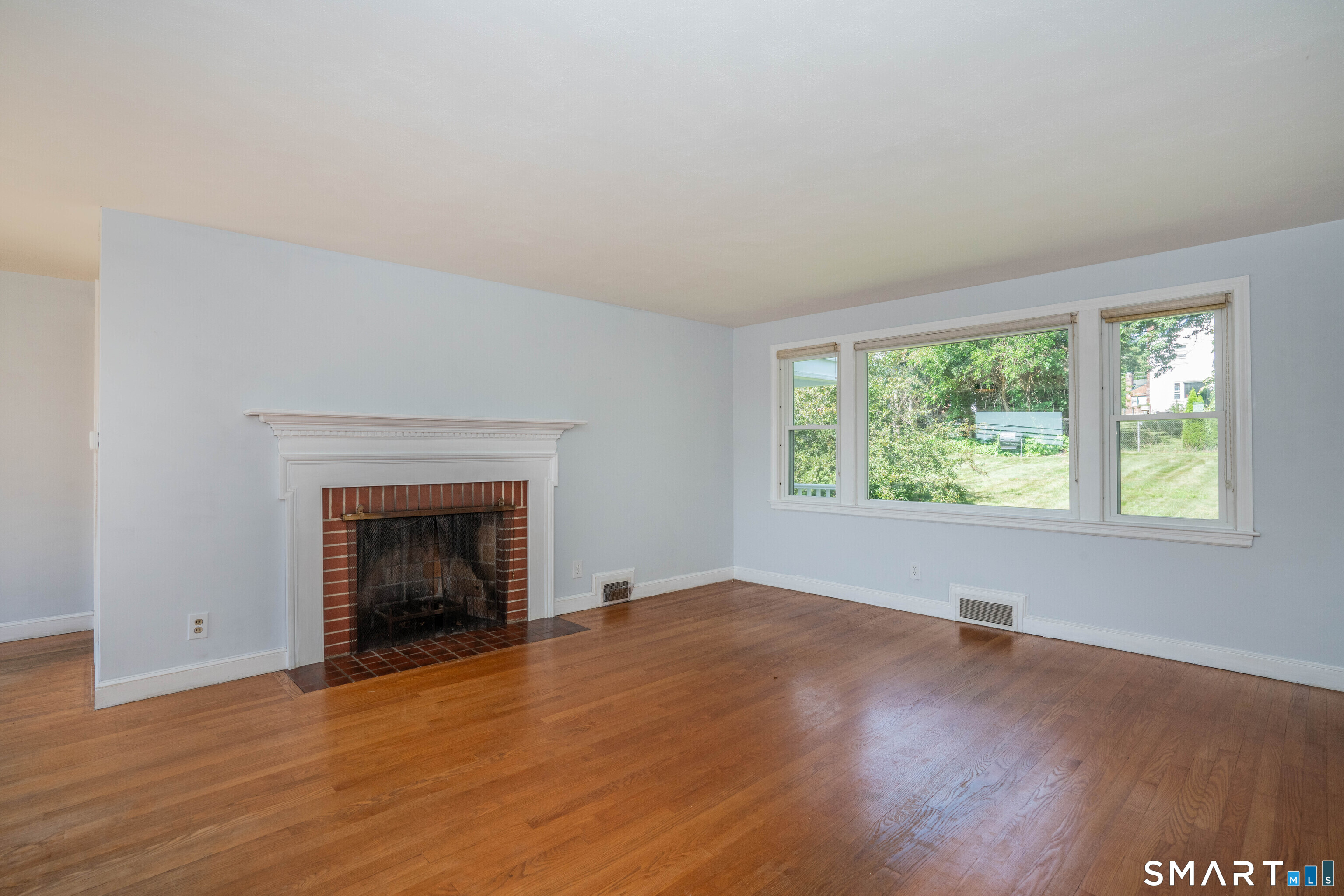 523 Main South Street Property Photo 8