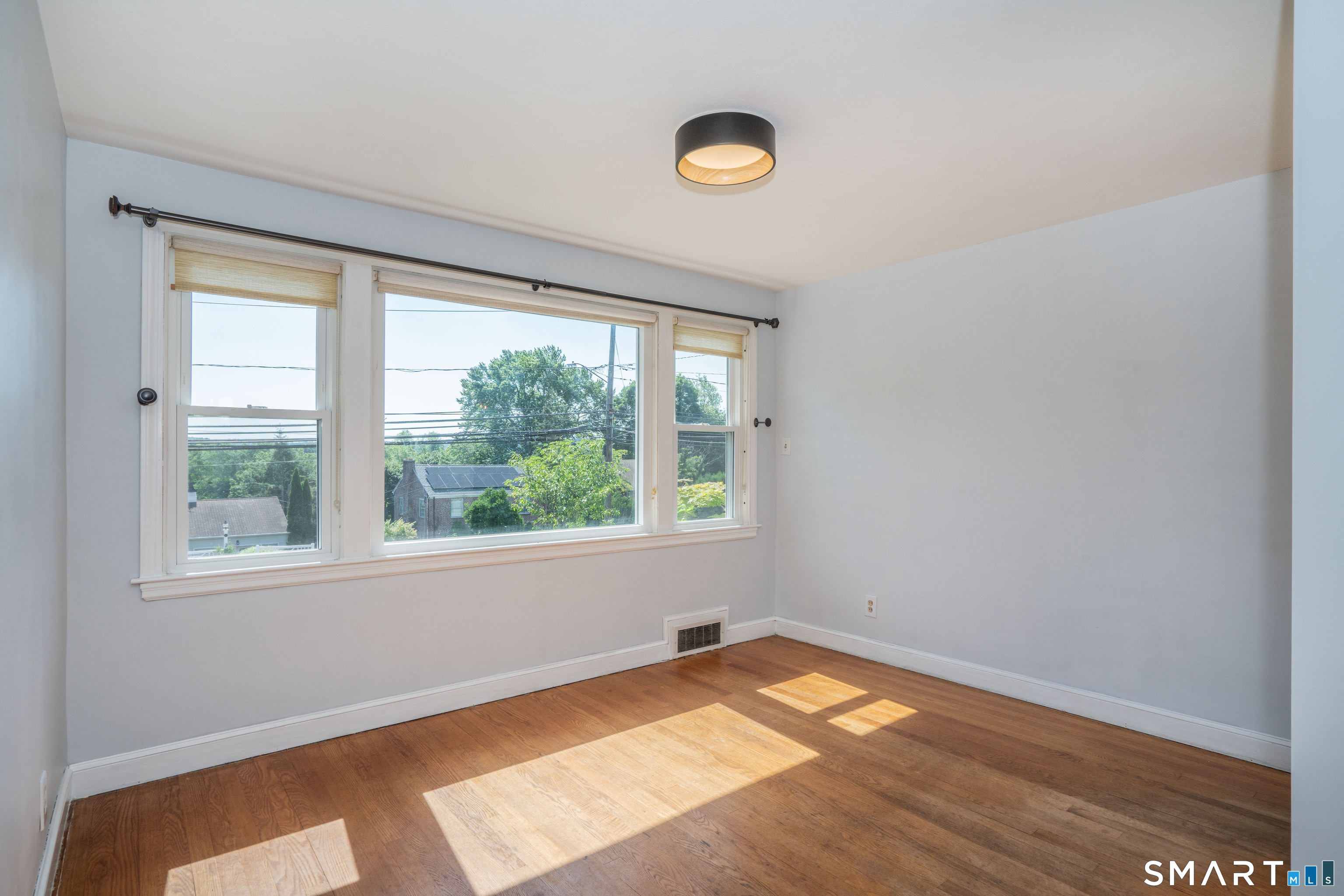 523 Main South Street Property Photo 10