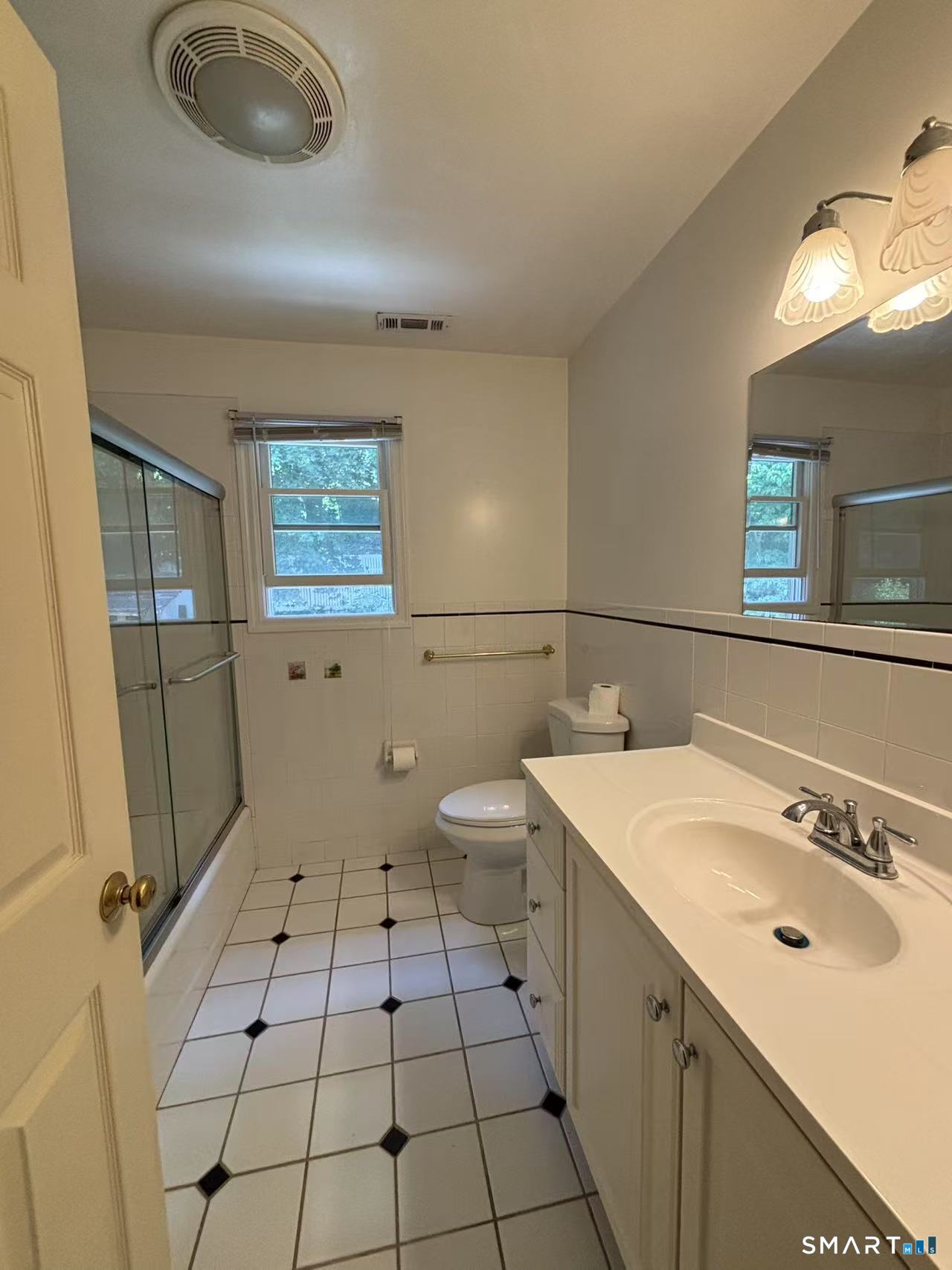 36 Nicholas Avenue Property Photo 14