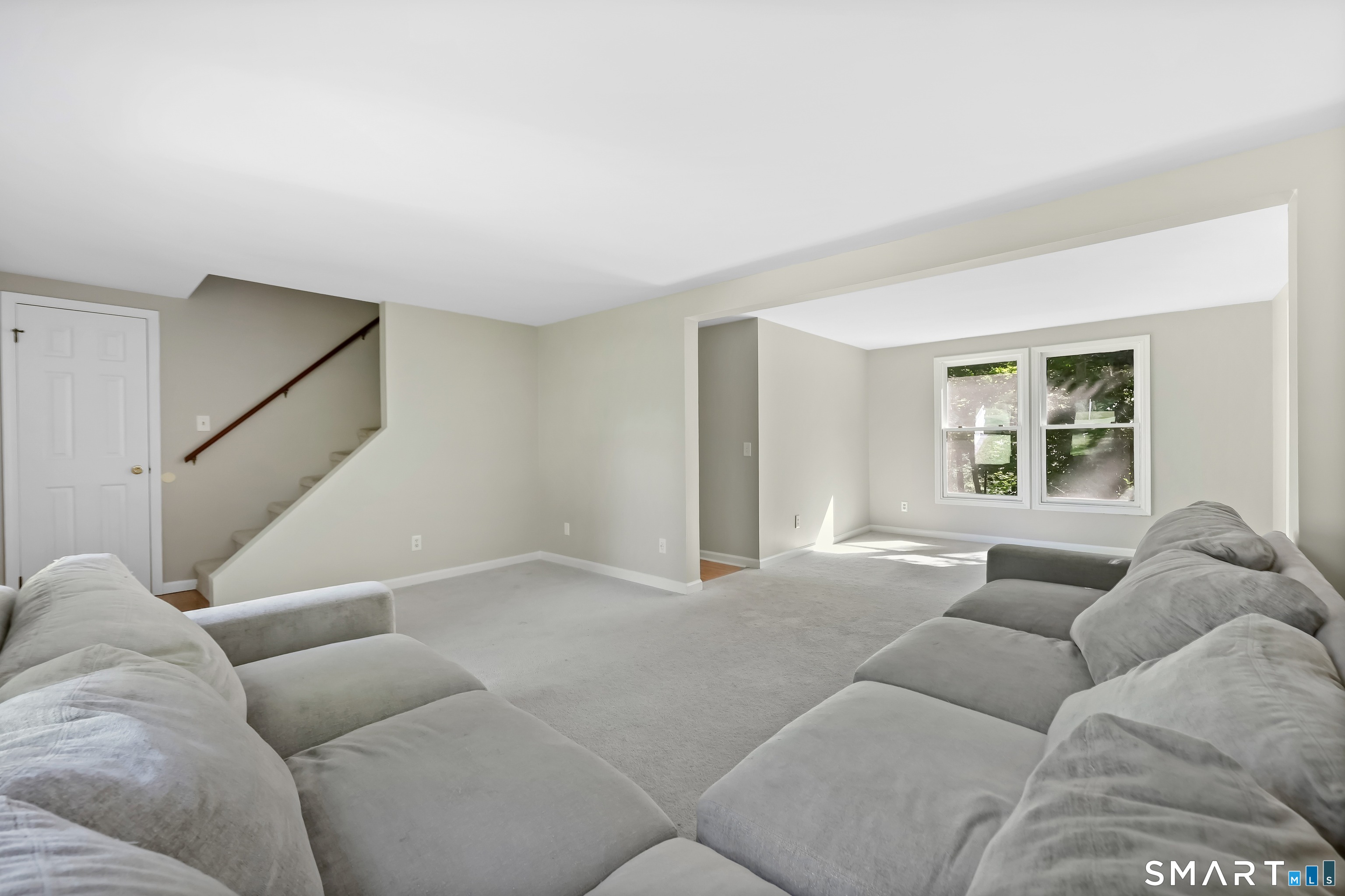 61 Rolling Green Road Property Photo 2