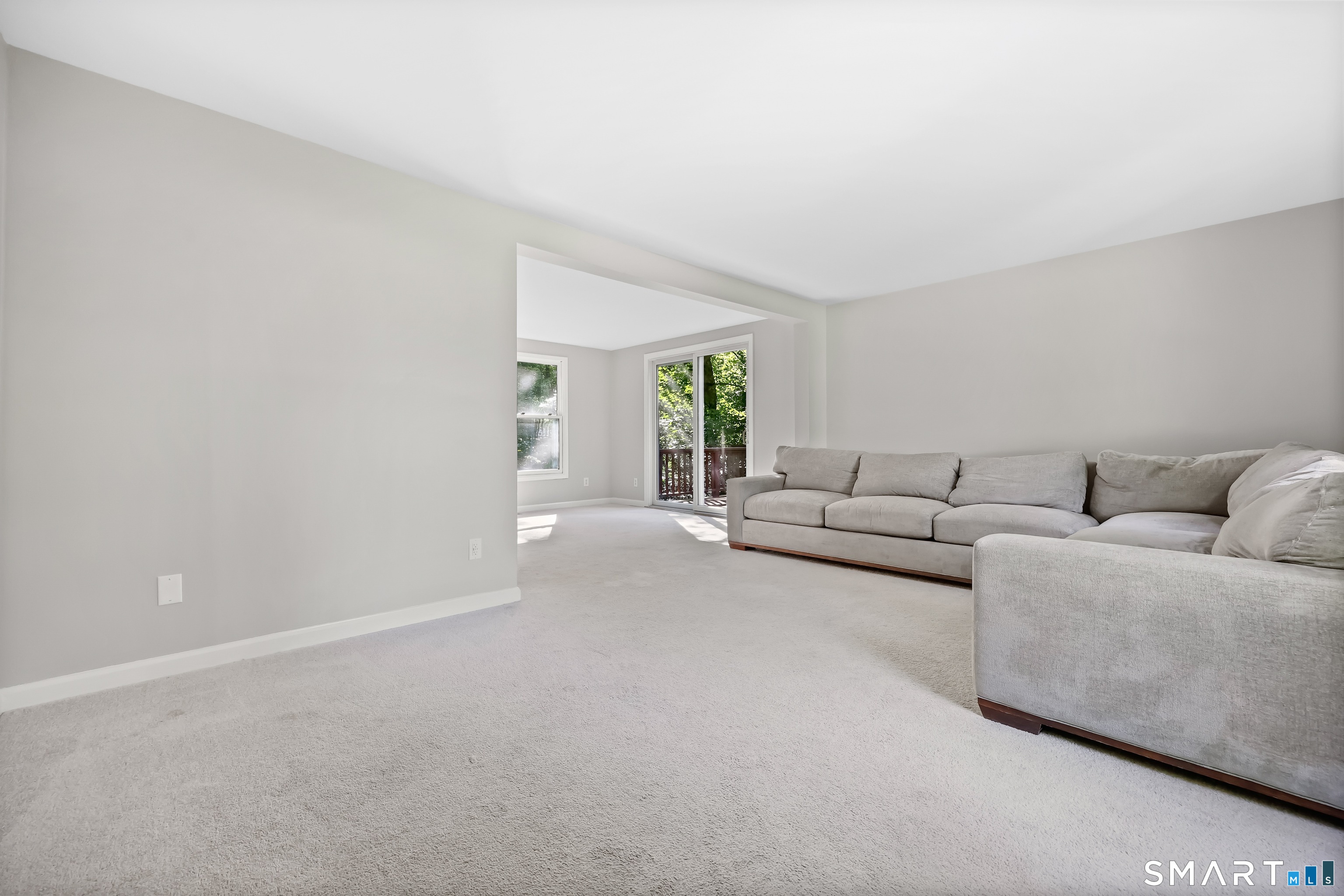 61 Rolling Green Road Property Photo 5