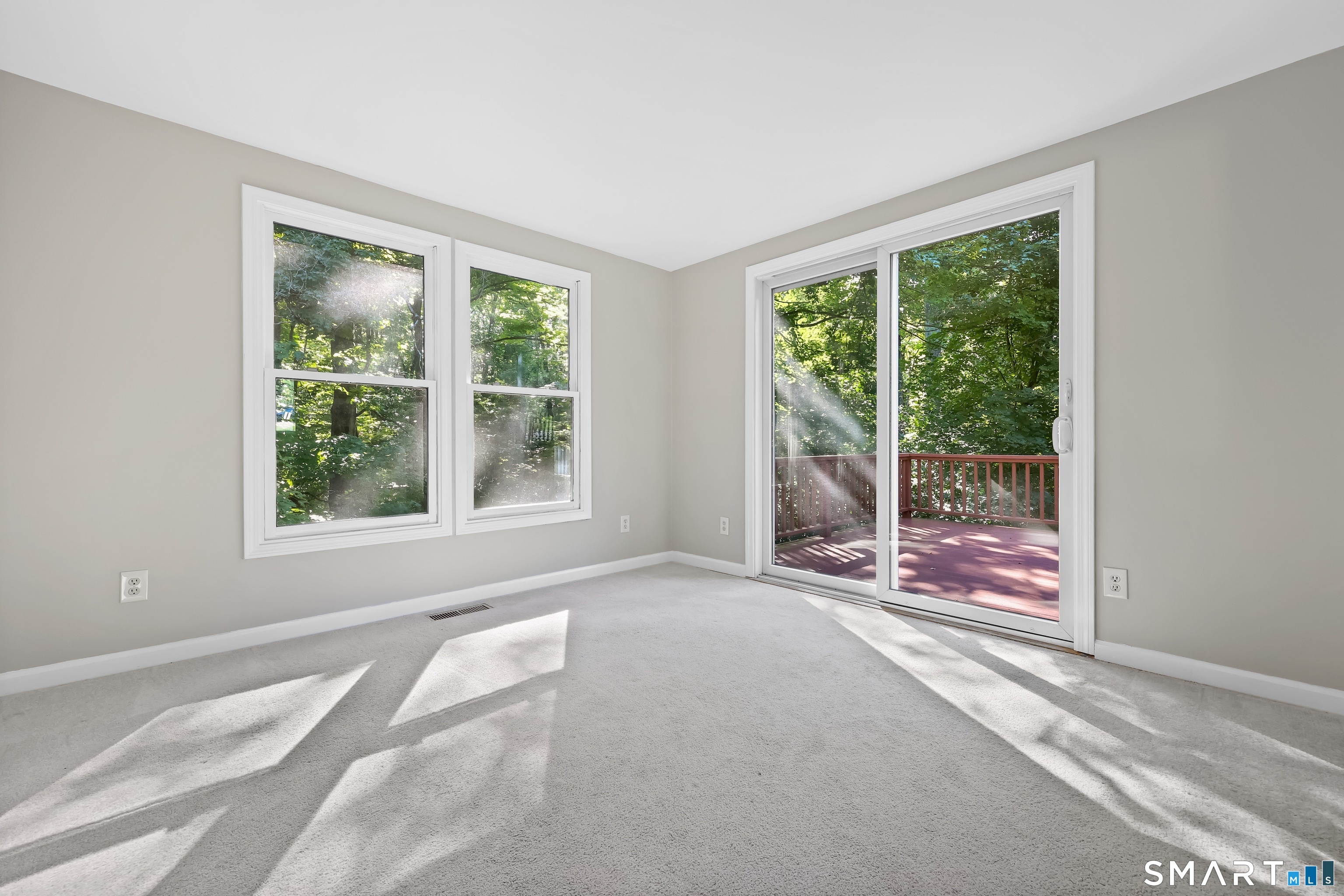 61 Rolling Green Road Property Photo 8