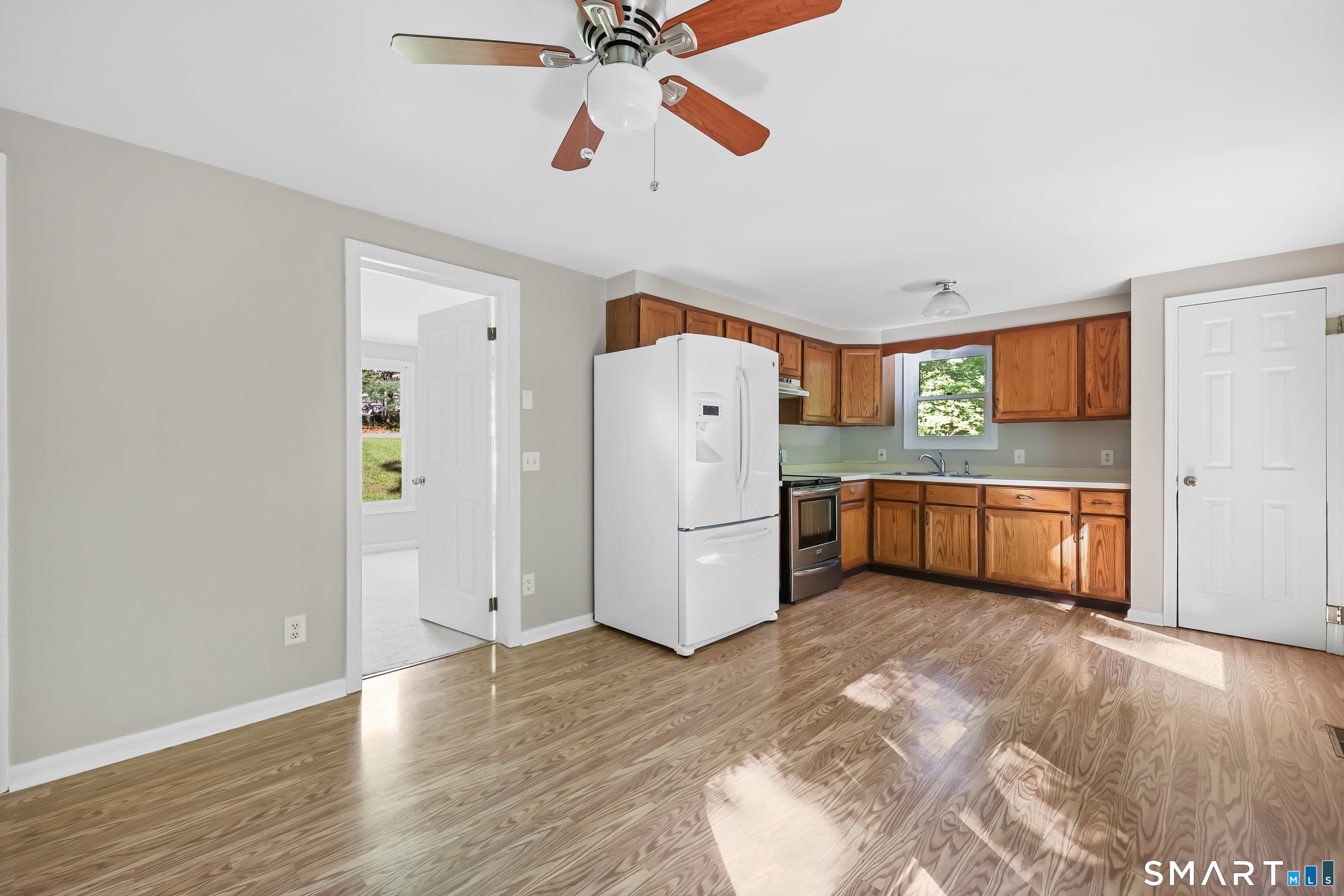 61 Rolling Green Road Property Photo 11