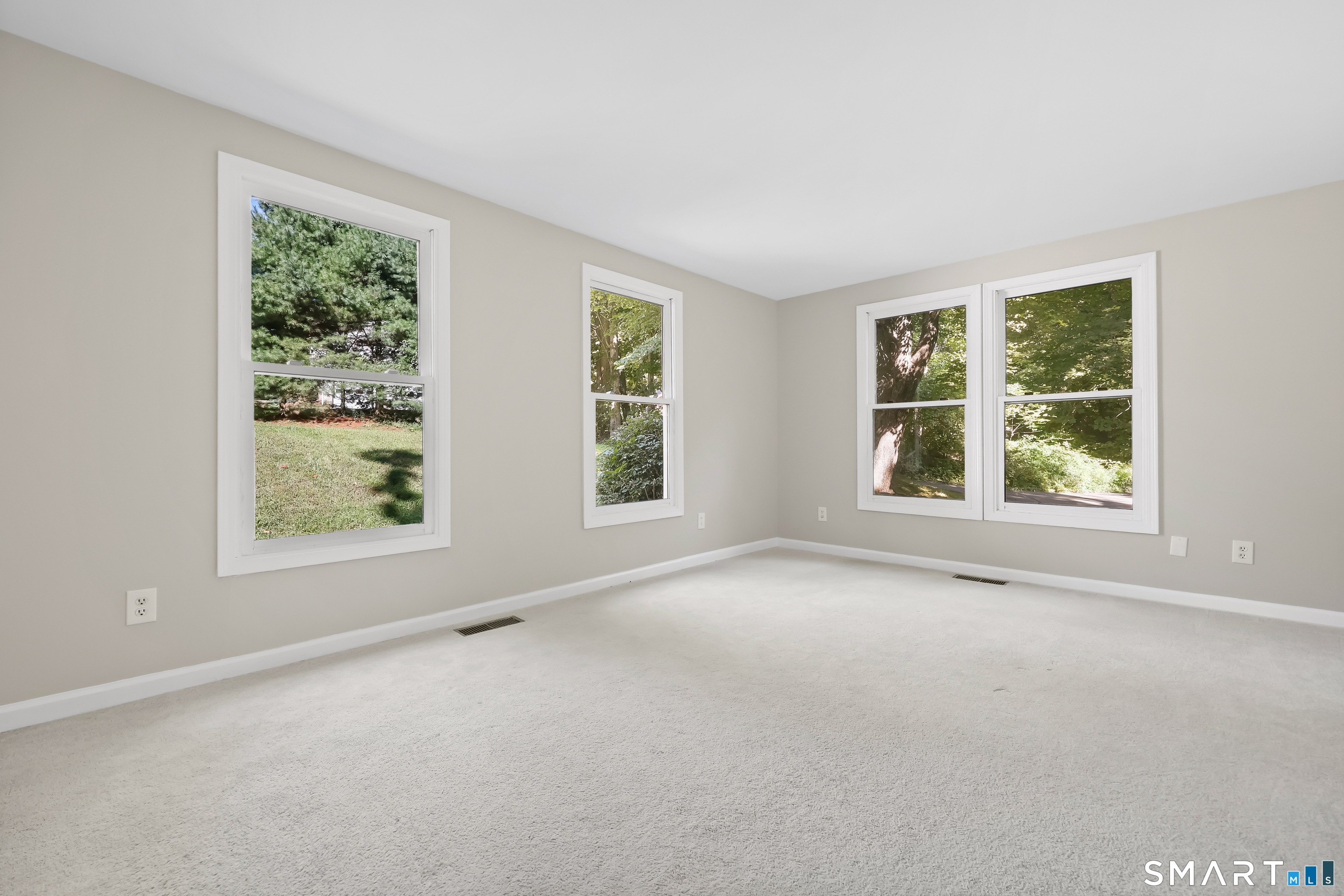 61 Rolling Green Road Property Photo 14