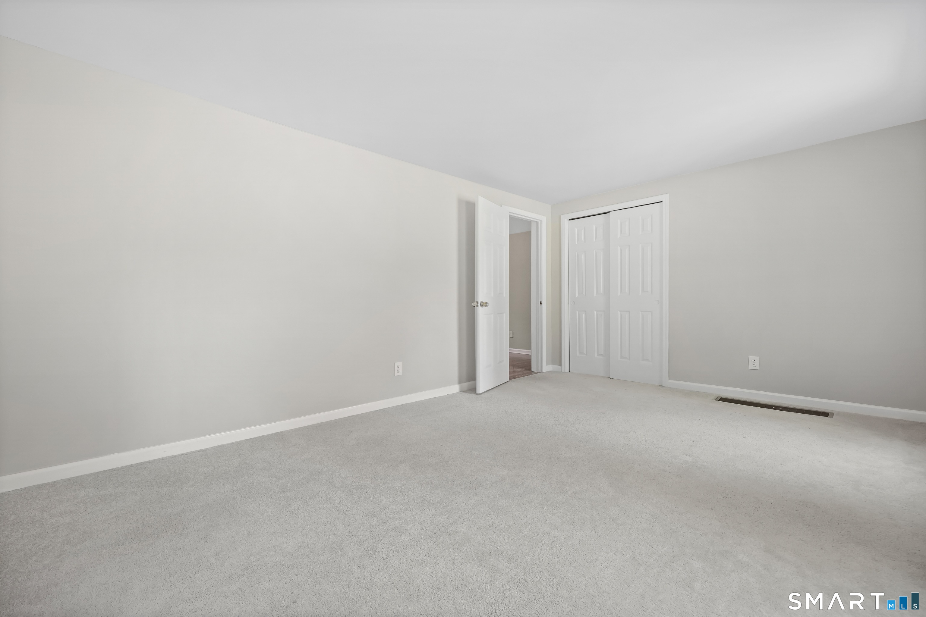 61 Rolling Green Road Property Photo 15
