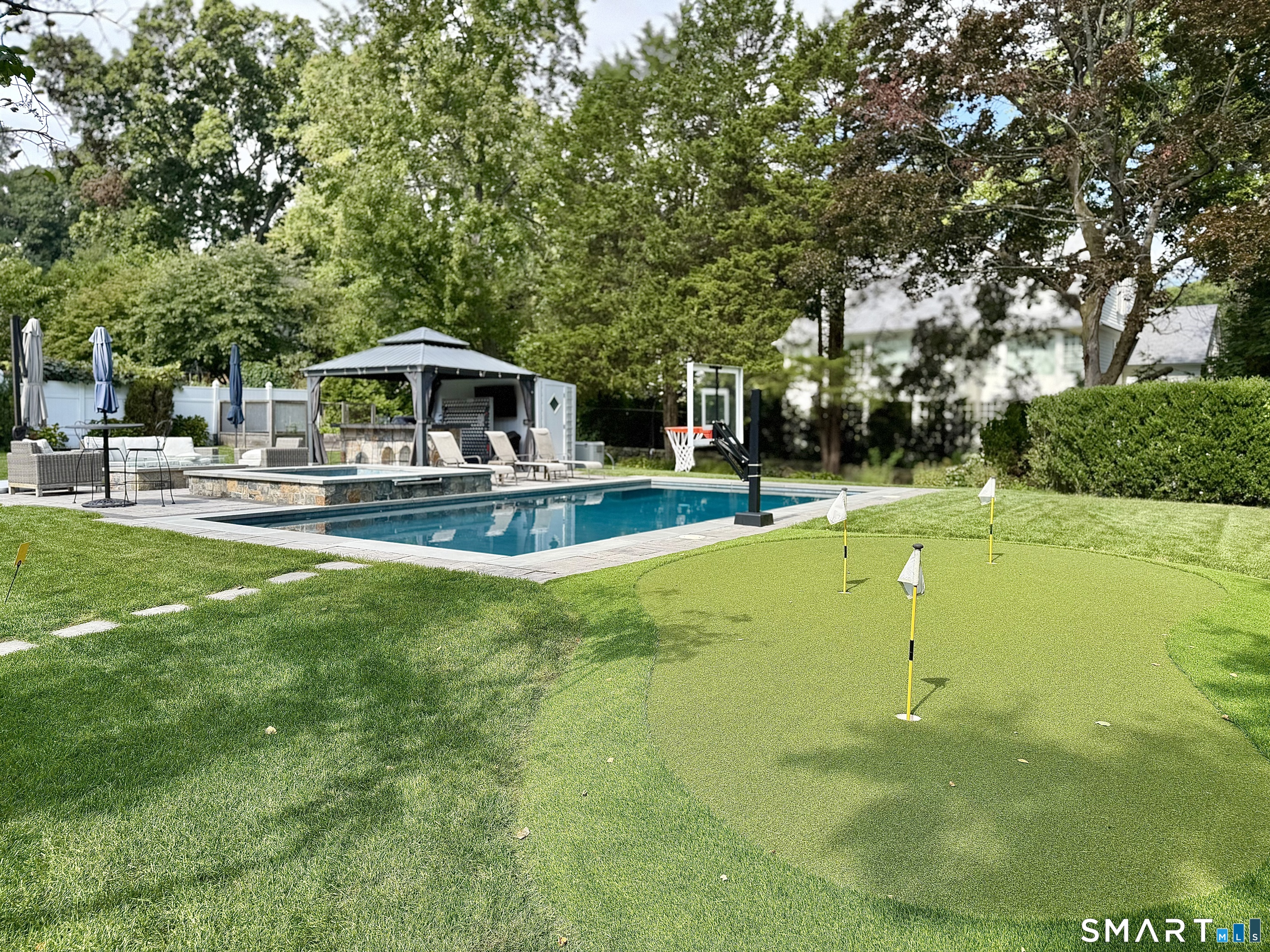 94 Field Crest Road Property Photo 4