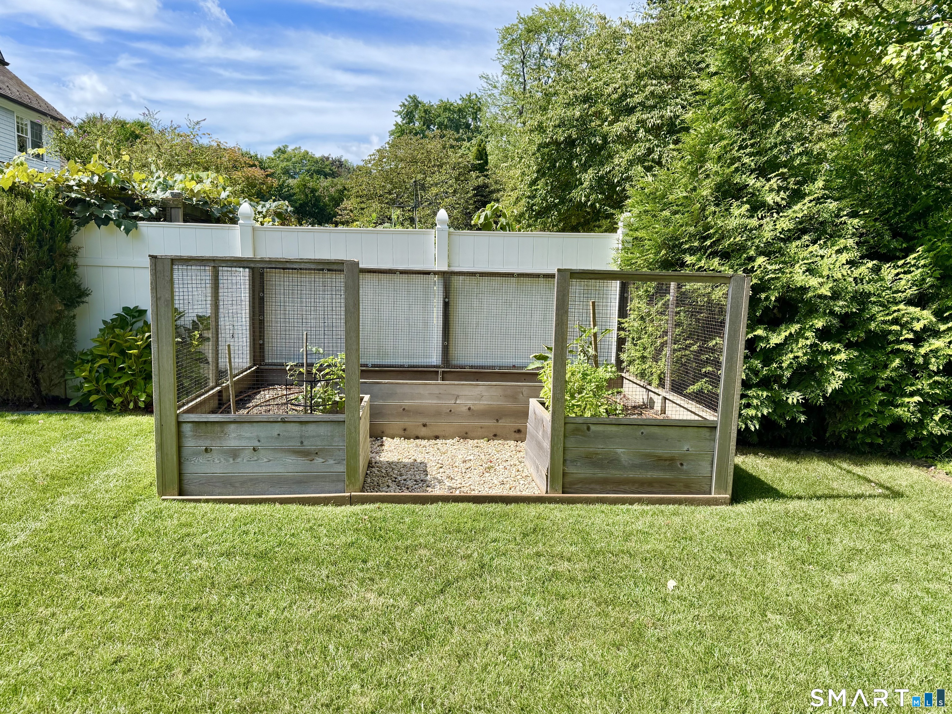 94 Field Crest Road Property Photo 12