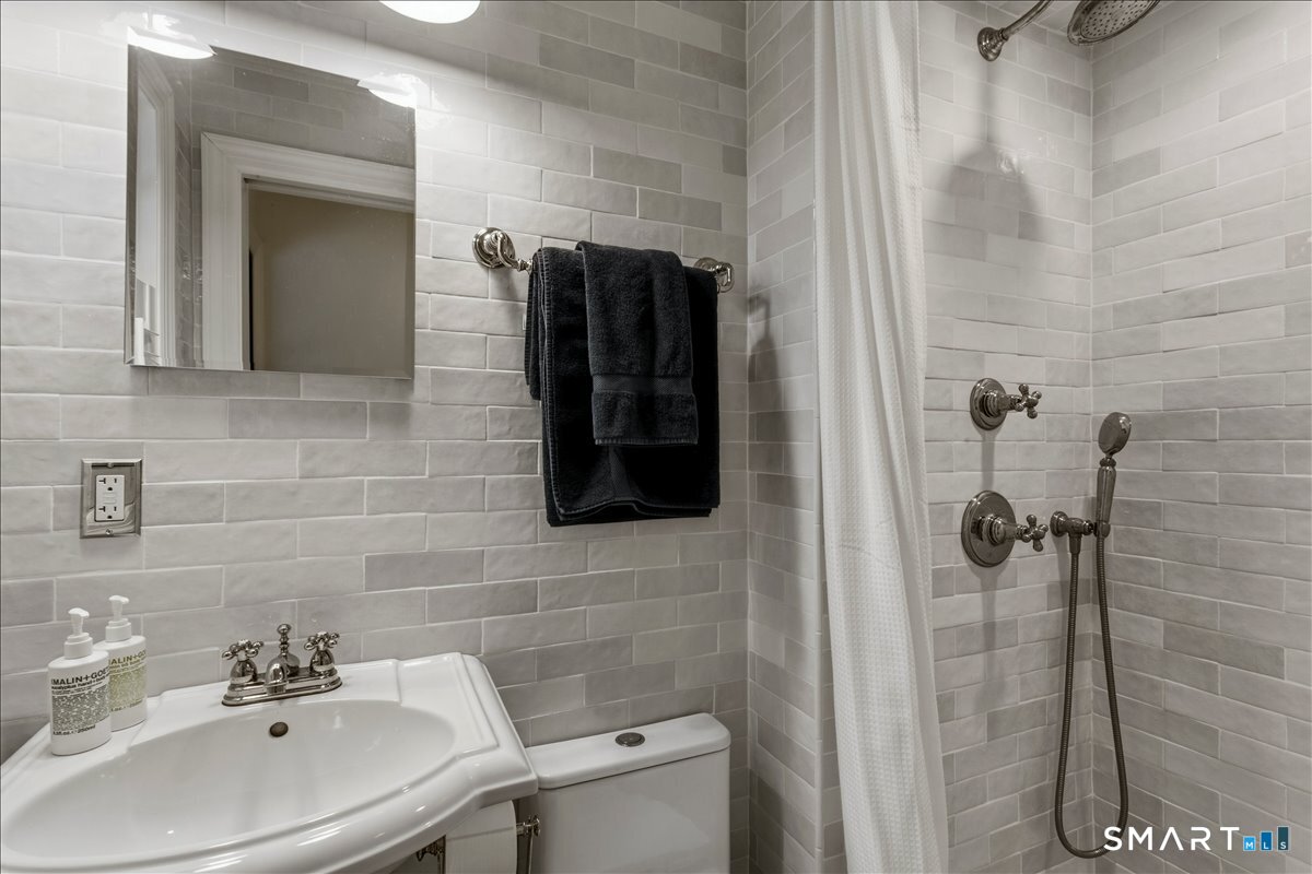 23 Cook Street Property Photo 18