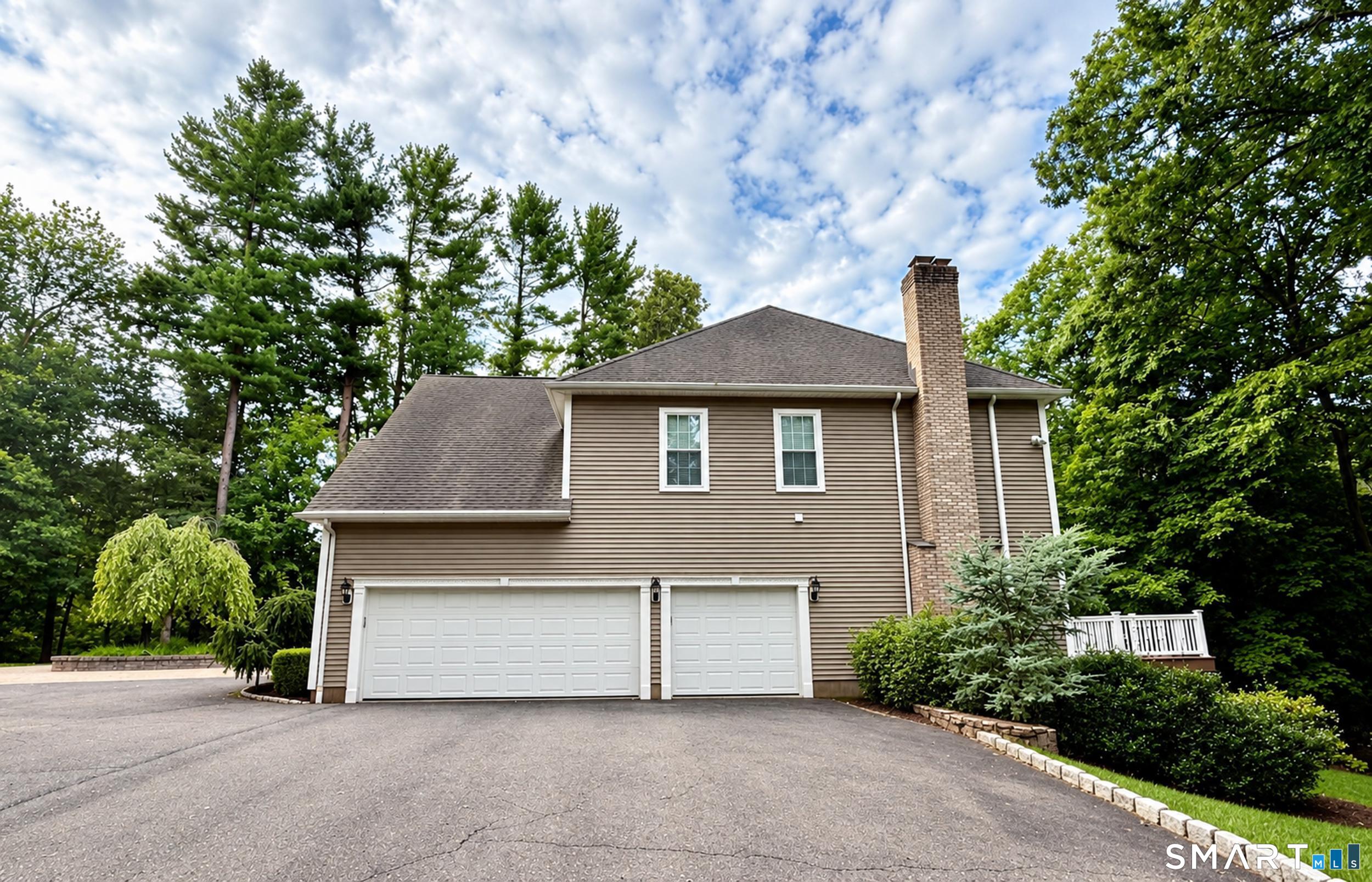 99 Maler Avenue Property Photo 39