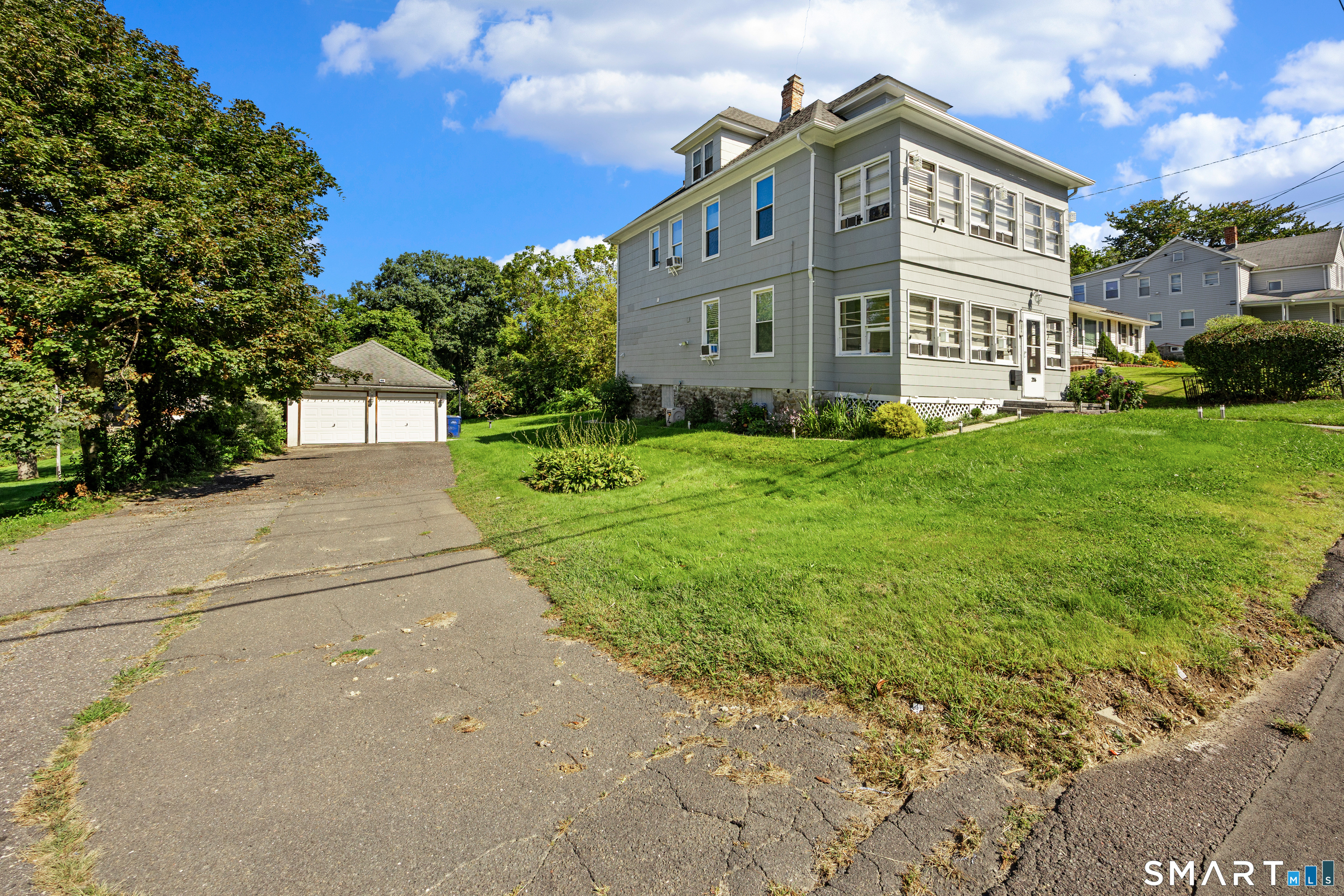 206 Chipman Street Property Photo 1