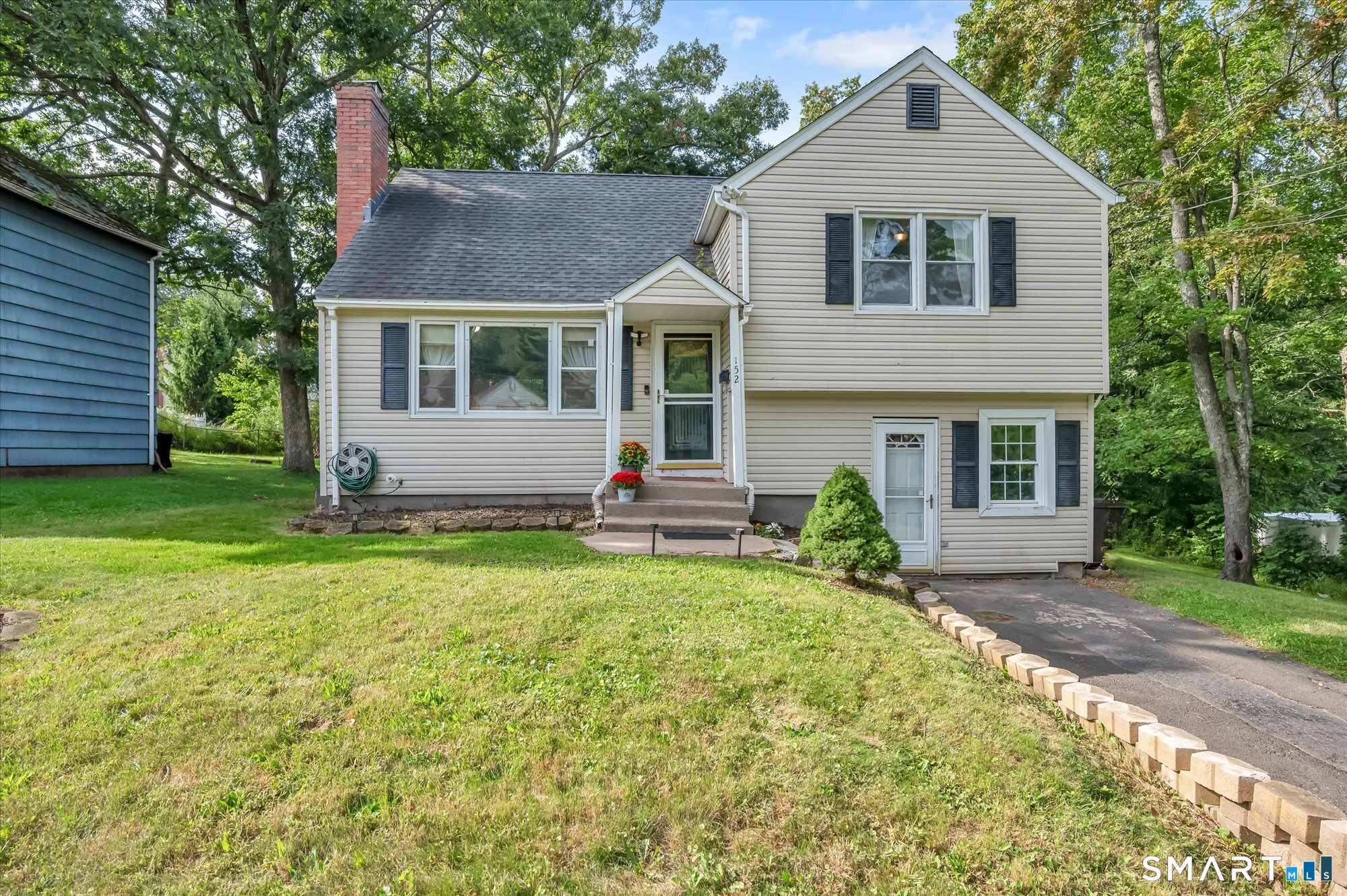 152 Bay Avenue Property Photo 1